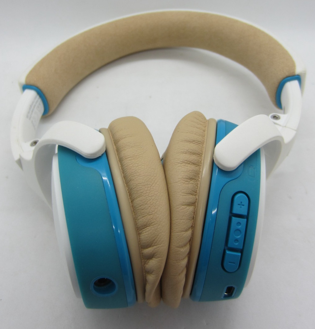 Bose SoundLink On-ear Bluetooth Headphones (white and Blue) Wireless Kit Bundle