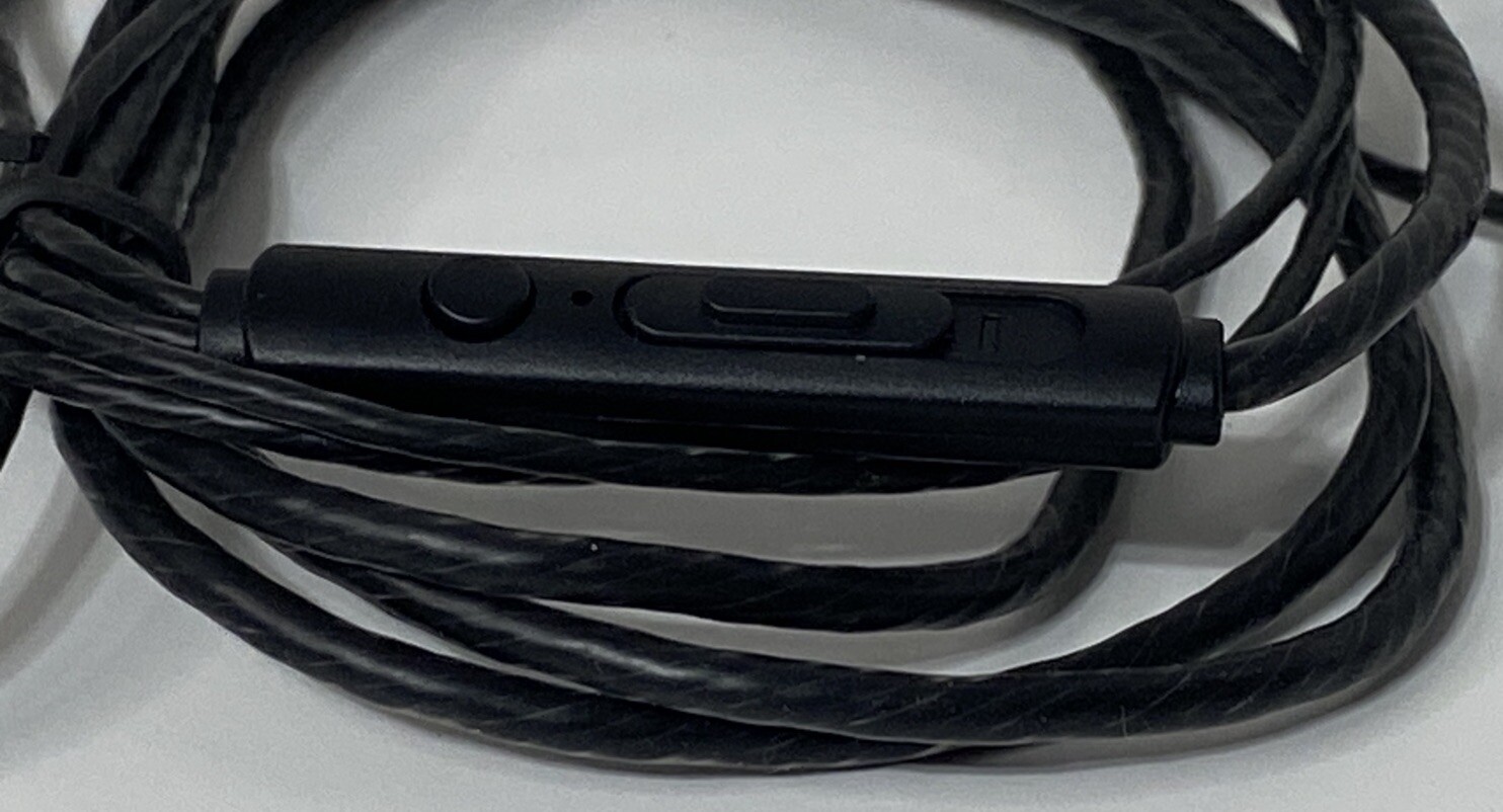 Wired 3.5mm Earbuds with Microphone, Volume Control and Mute Button (Set of 3)