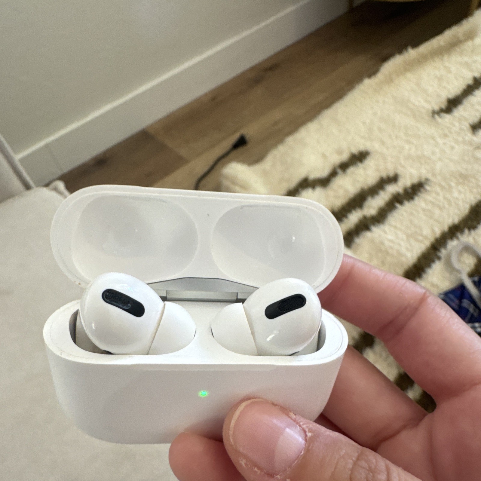 Apple AirPods Pro True Wireless Bluetooth In-Ear Earbuds w/Case White