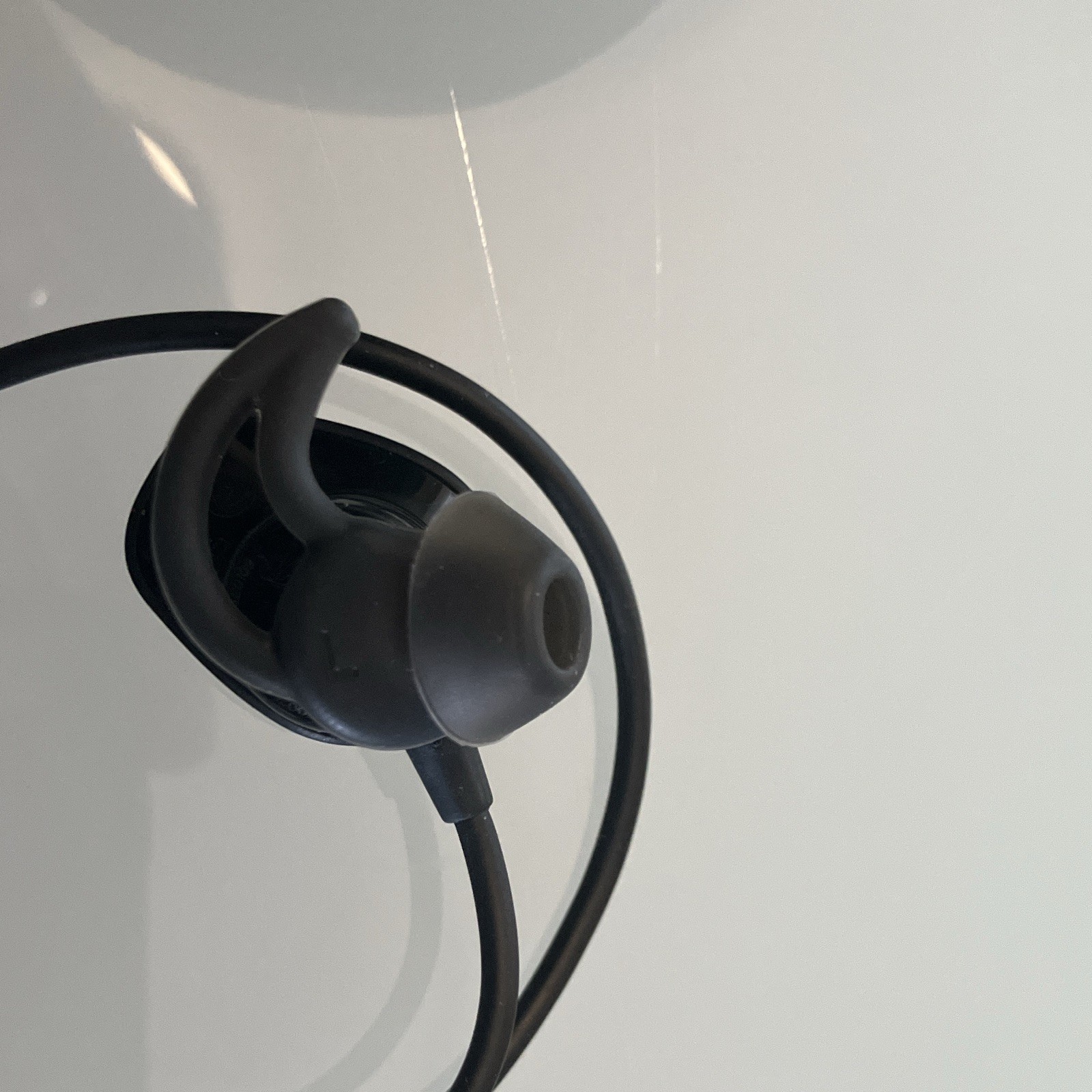 Bose SoundSport Wireless Bluetooth Neckband Earbuds Built-In Mic Black