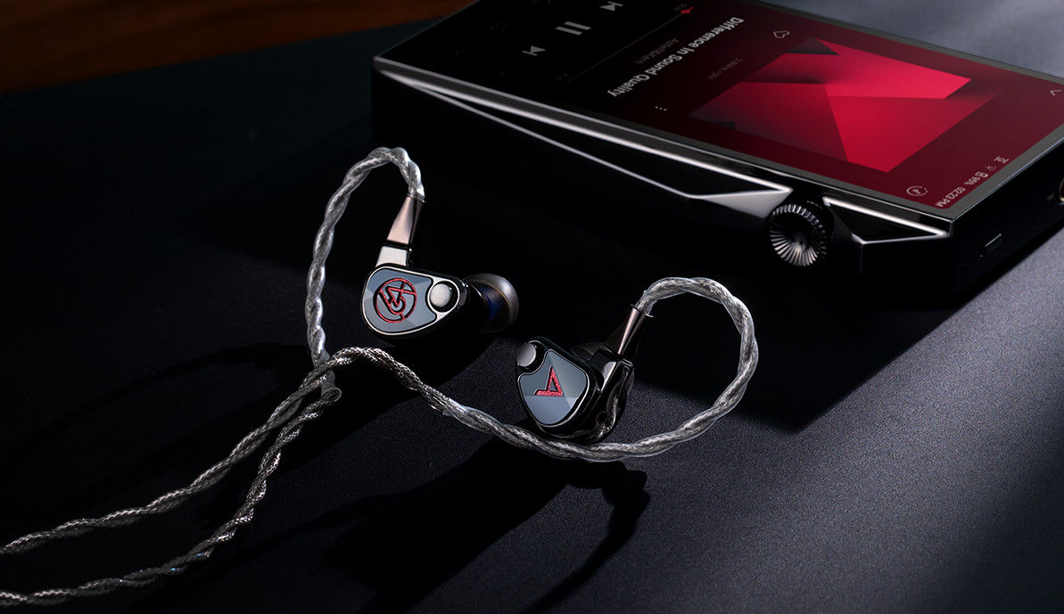 64Audio XIO 2Low DD–6 Mid BA–1 High-Mid BA–1 tia High BA .78mm 2pin 4.4mm Silver
