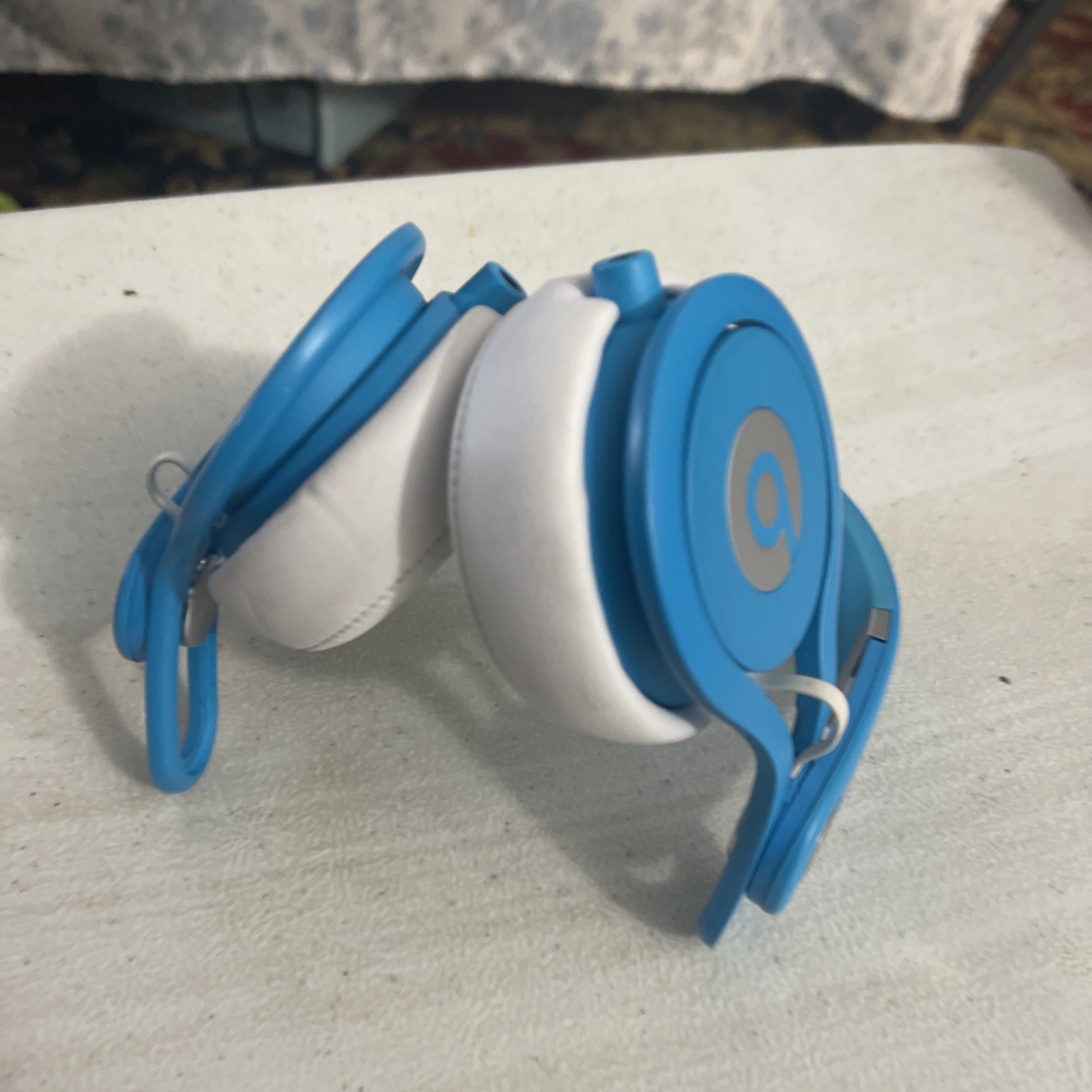 Beats by Dr. Dre Mixr Mixer On-Ear Wired DJ Headphones Baby blue Limited