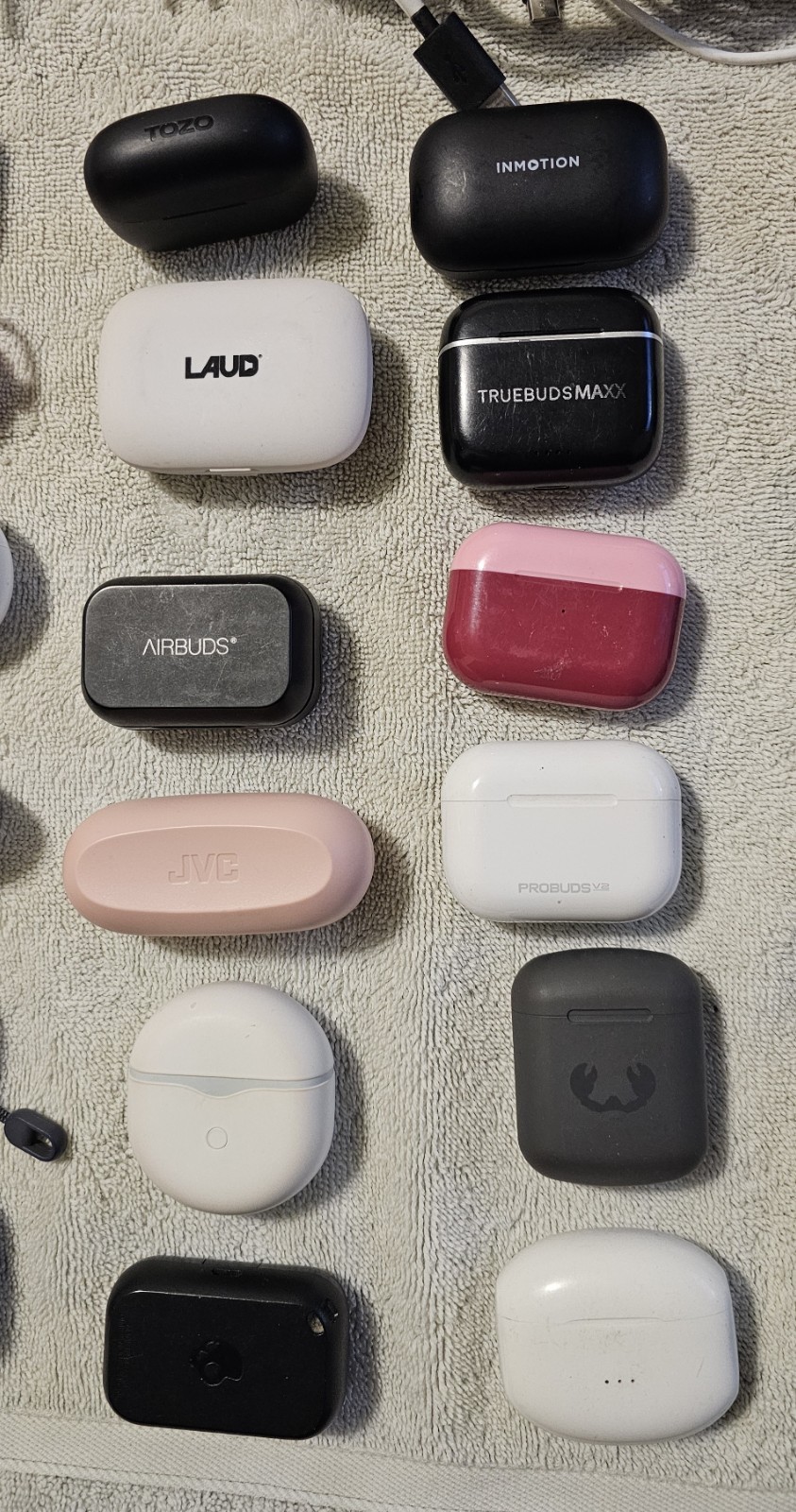 Lot of 30 Earbud Sets JVC, Skullcandy, Jlabs, Unbranded Assorted