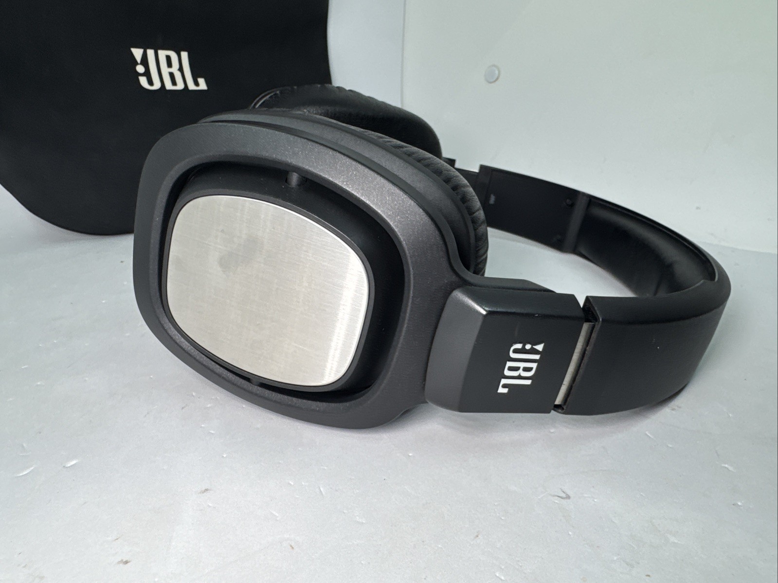 JBL J88a/J55a Headband Headphones Black with Case – Working