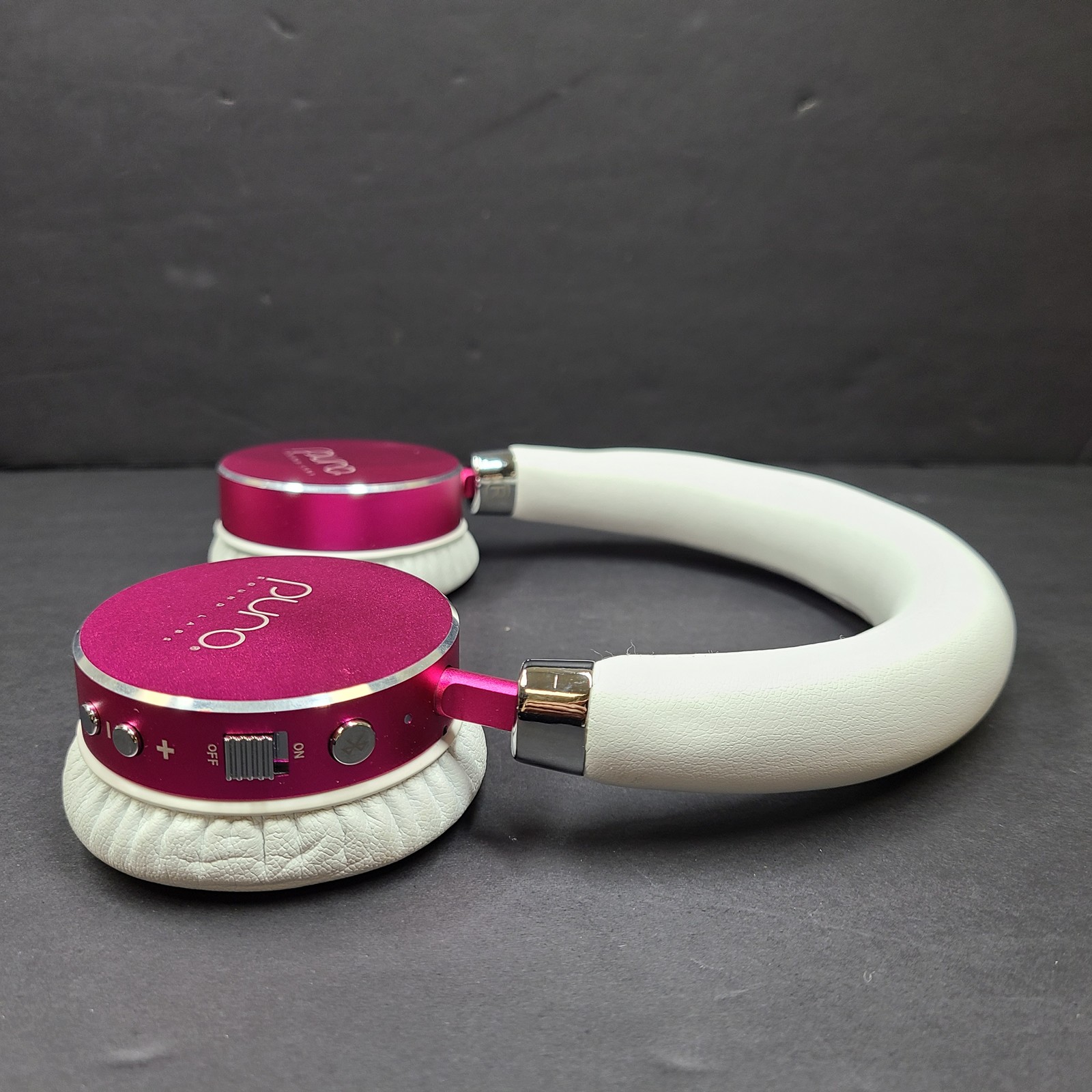 Puro Sound Labs BT2200 Bluetooth Wireless Headphones – White/Pink Grade A