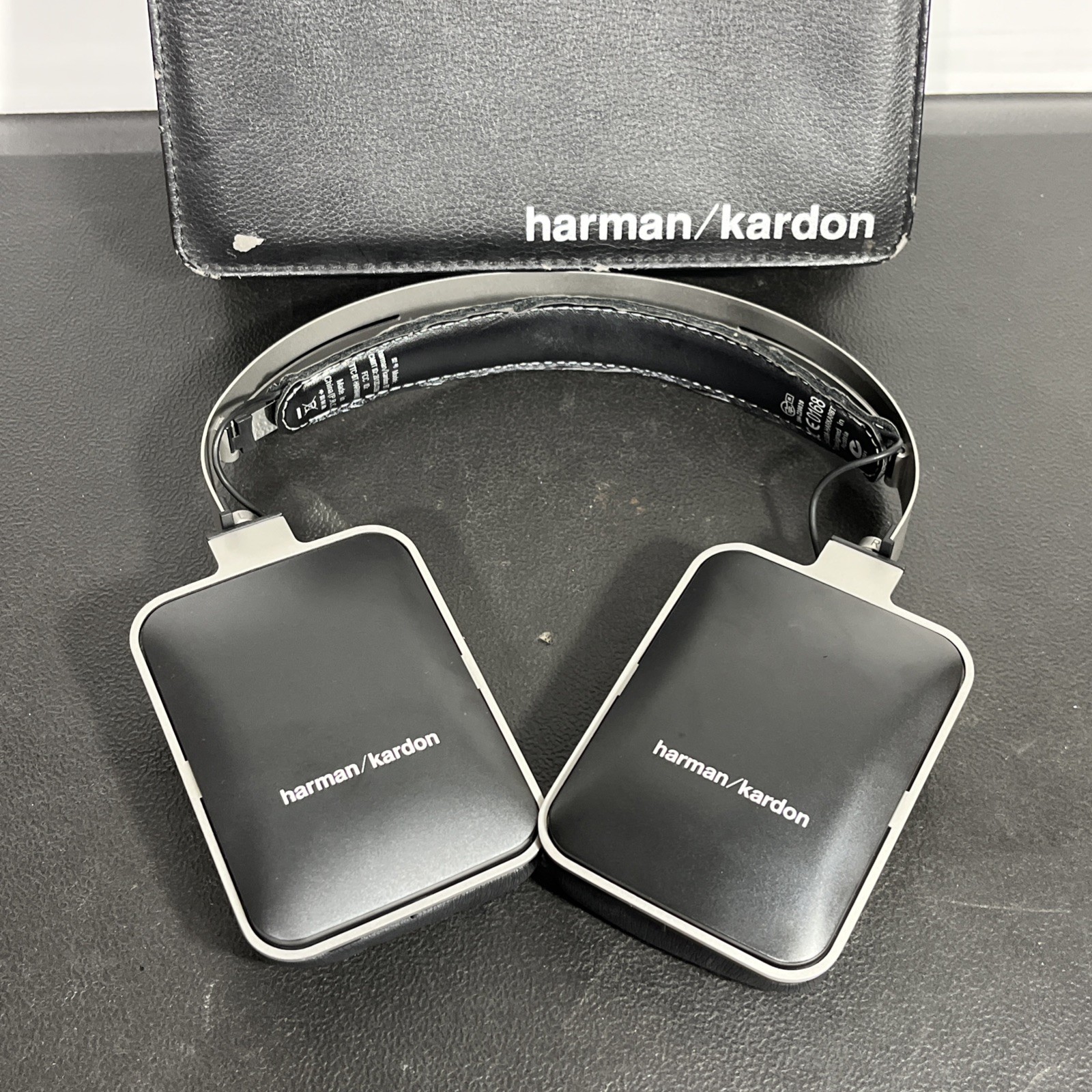 Harman Kardon BT Wireless Bluetooth Headphones HARKAR-BT Tested NO CHARGER