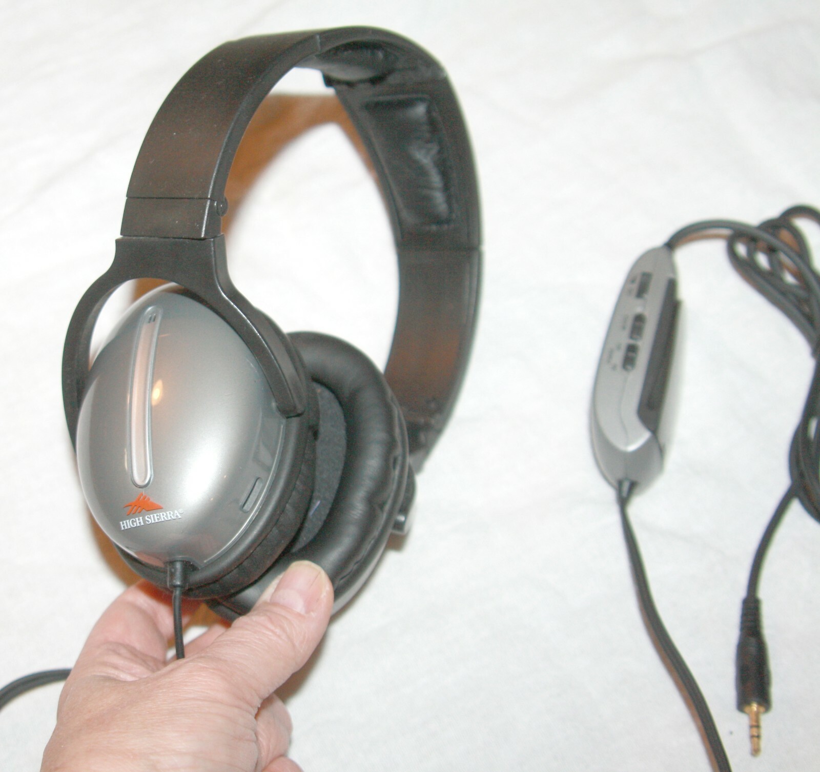 High Sierra NC-710 Noise Cancelling Headphones wired adjustable foldable