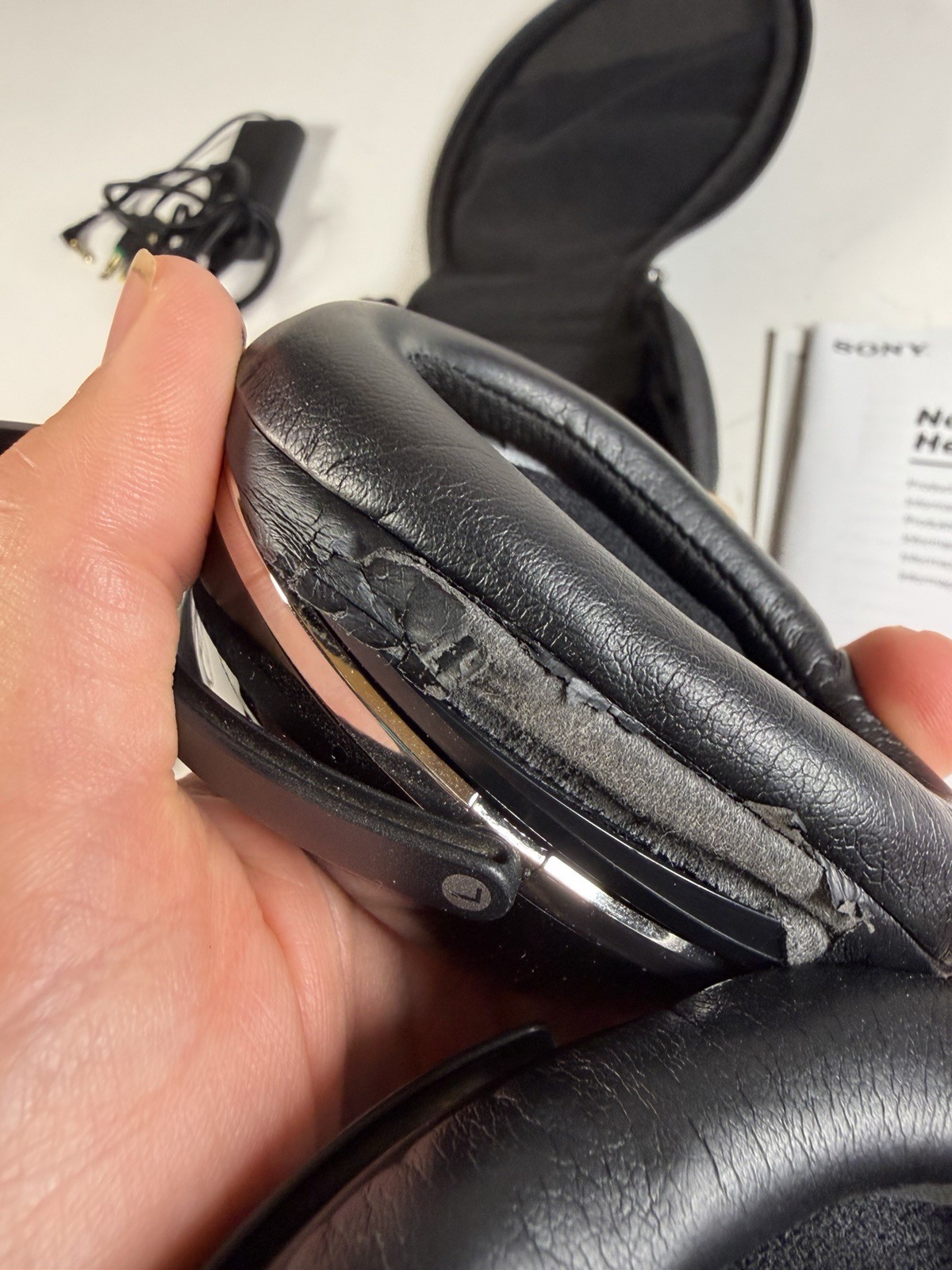 Sony MDR-NC500D Digital Noise Canceling Headphone (Black)