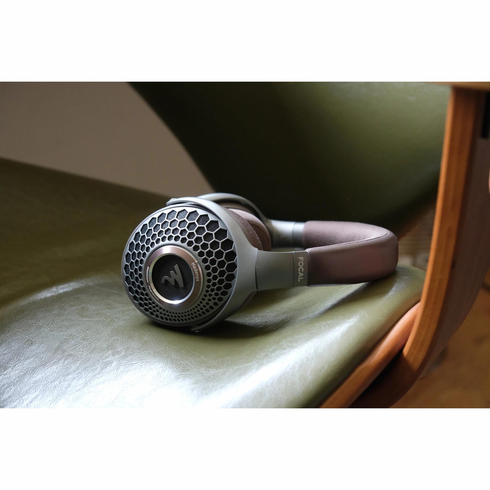 Focal Hadenys Open-Back Headphones, Hi-Fi Sound – Made in France (Brown)