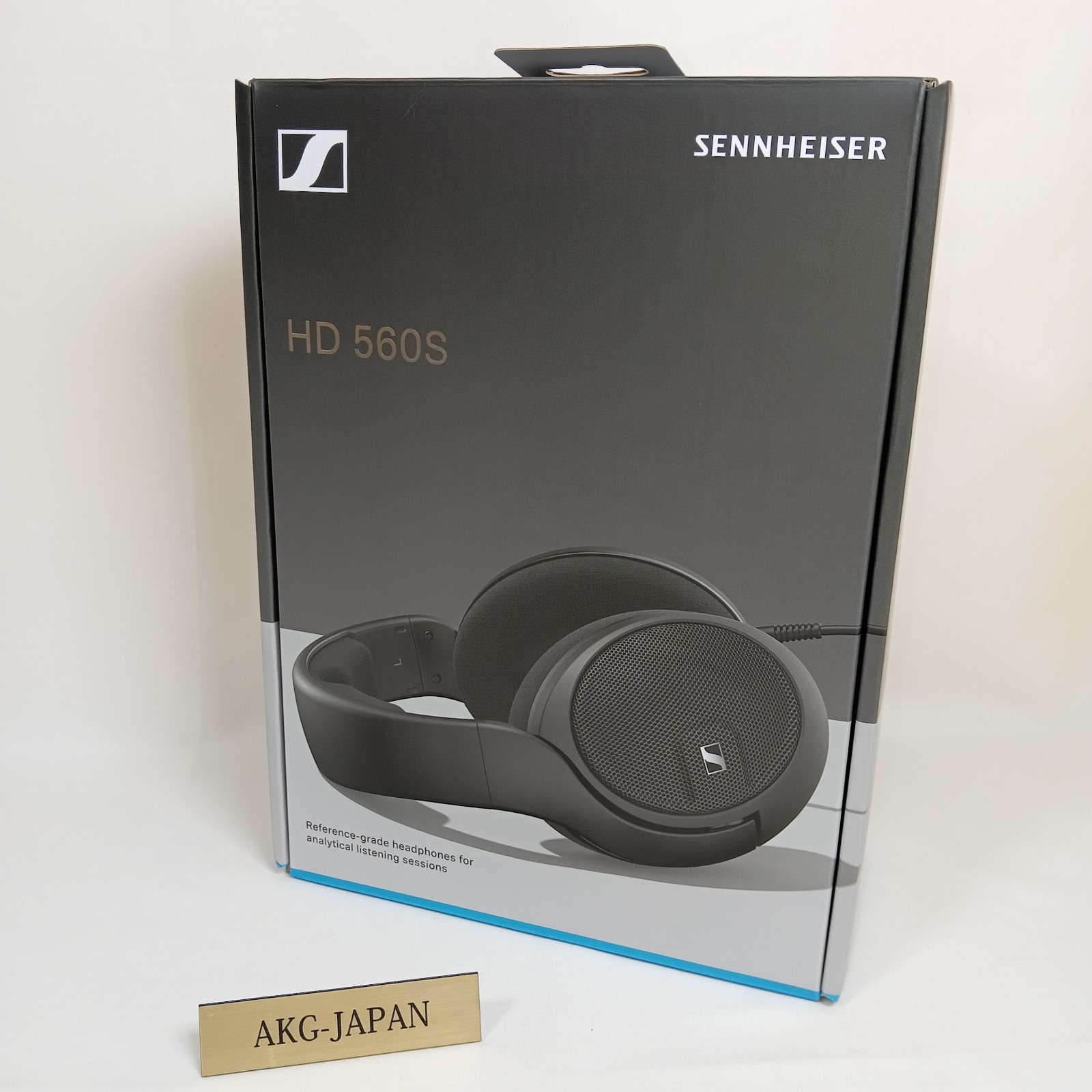 Sennheiser HD560S Over-The-Ear Audiophile Headphones Dynamic Open Type NEW