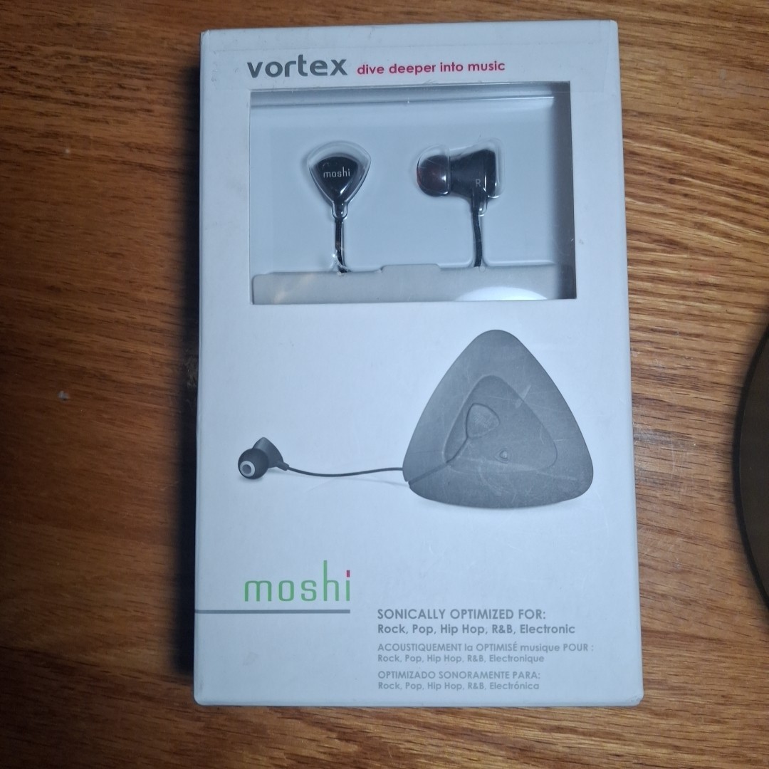 Moshi Audio Vortex PRO Earbuds HR8 Full Range Neodymium DriverExtended Range New