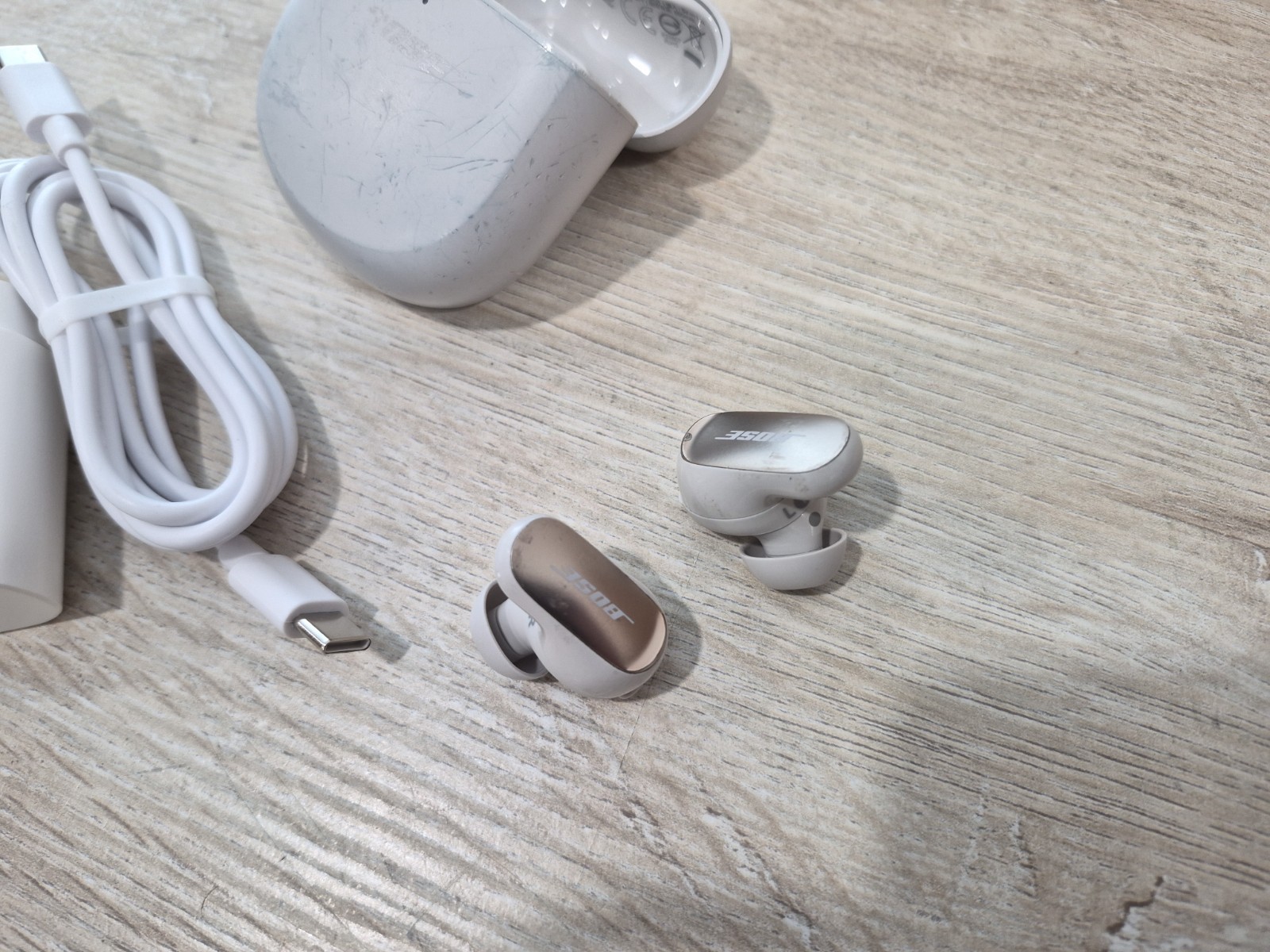 Orginal Bose QuietComfort Ultra Wireless Noise Cancelling Earbuds – white (Wear)