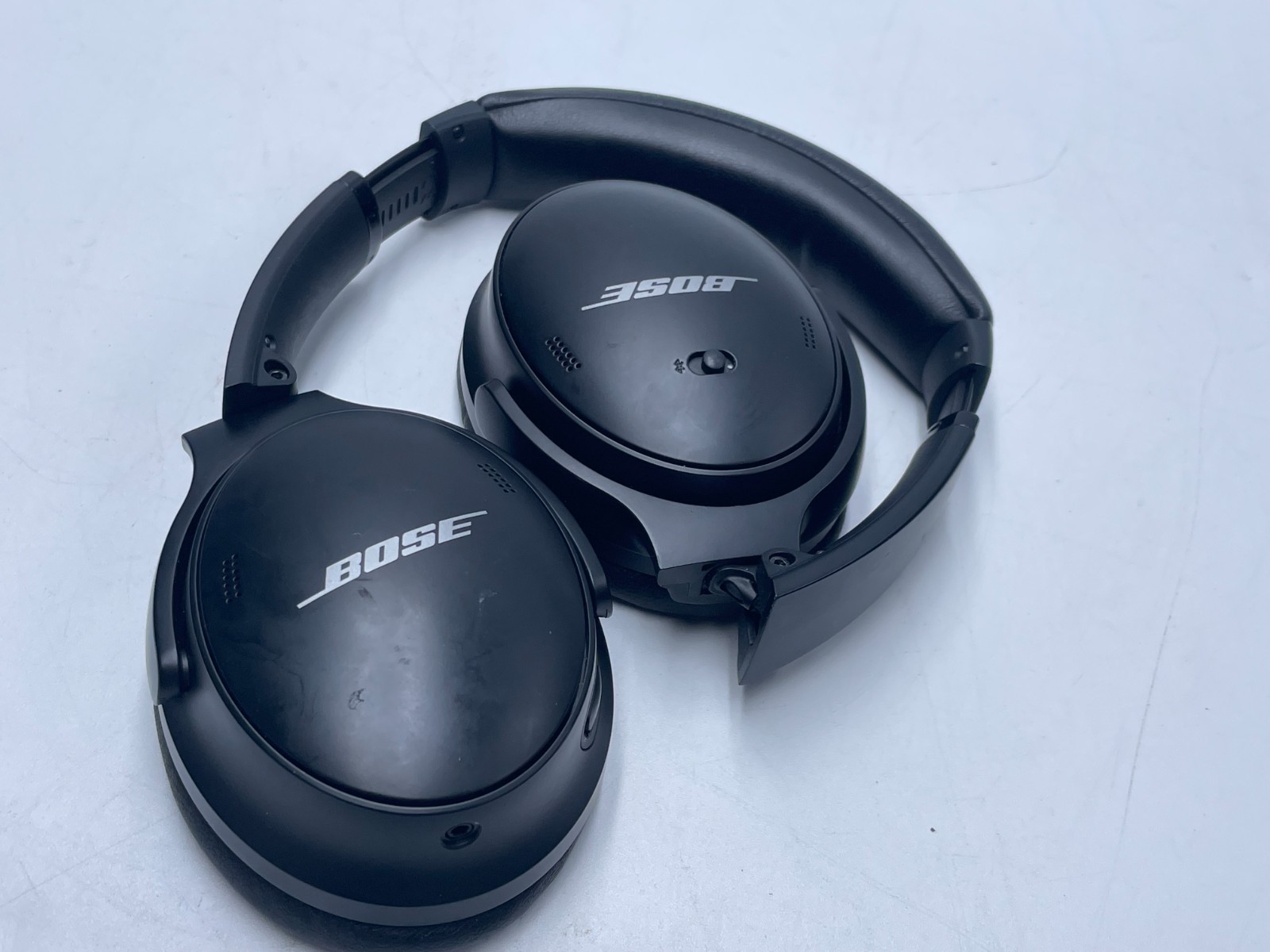 LOT OF 3 Assorted Bose Devices- QuietComfort 45 Headphones & SoundLink Mini C-56