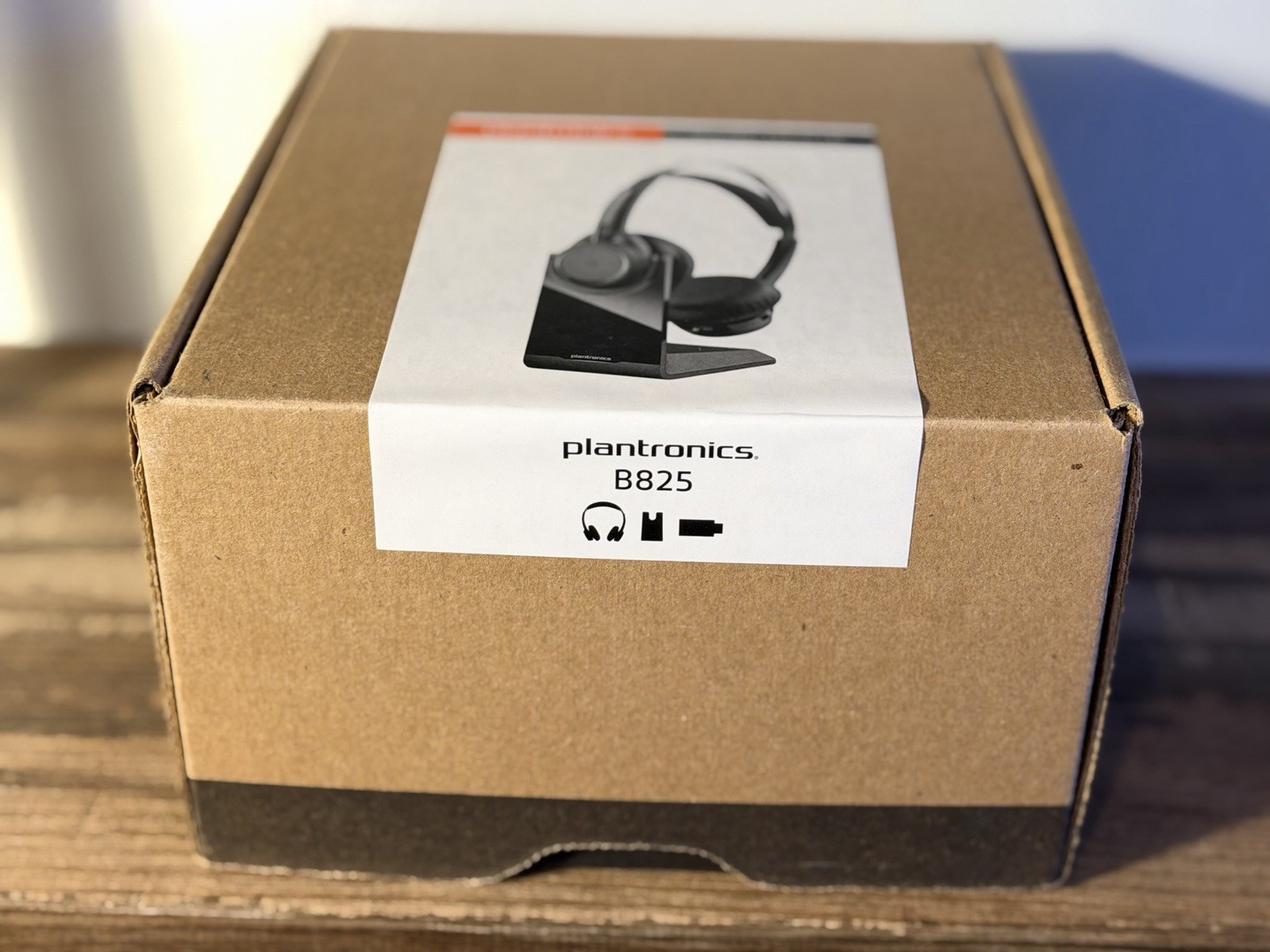 Plantronics Voyager Focus UC With Charge Stand