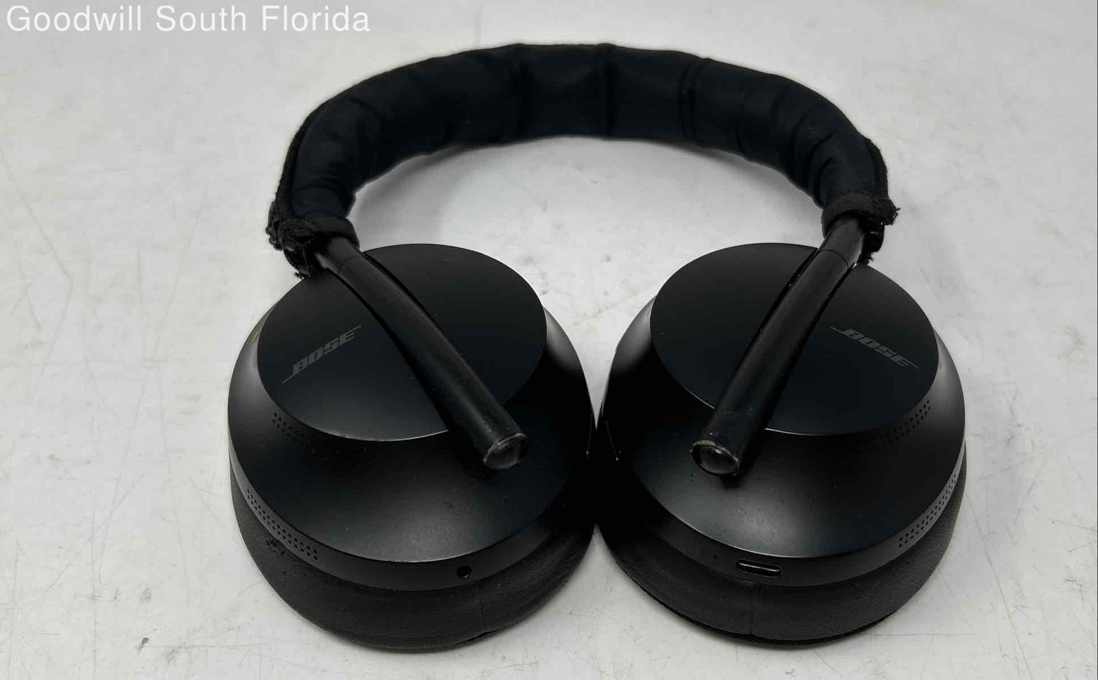 Bose Black Adjustable Headband Wired Over Ear Headphone With Case NCL