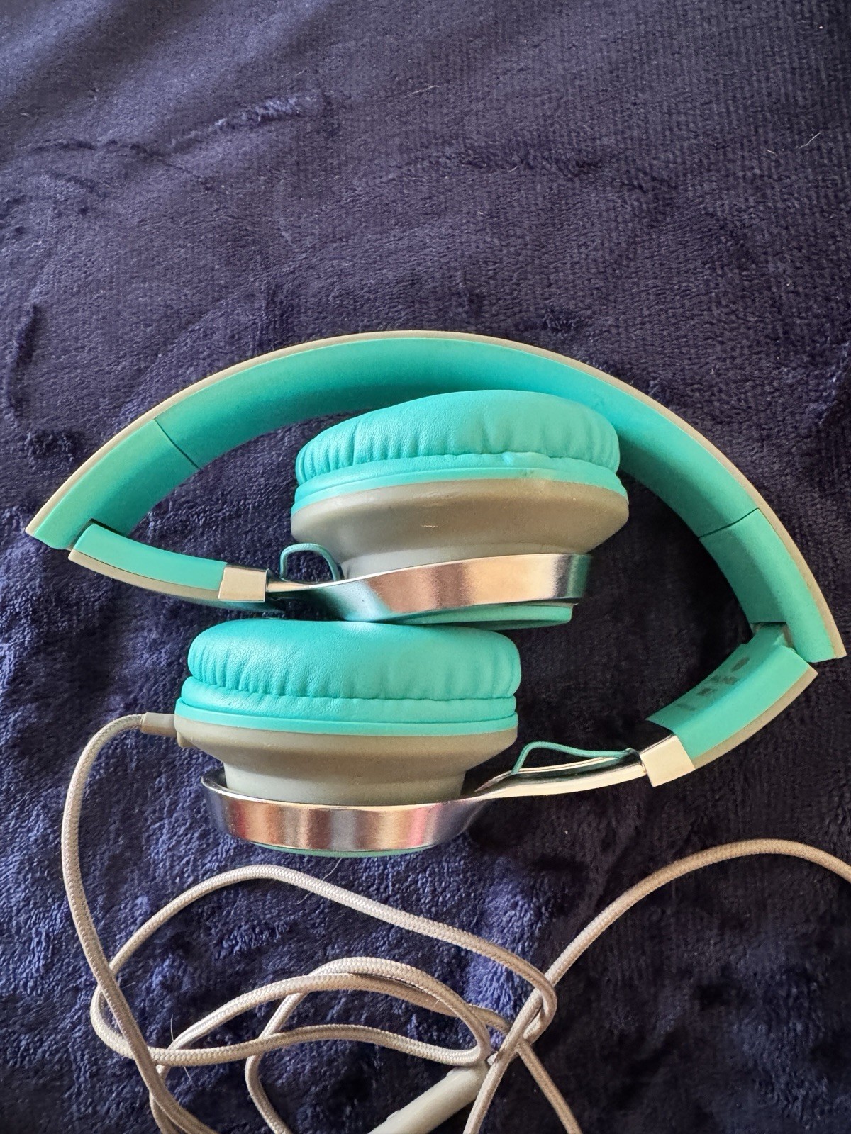 Adjustable Teal Blue Headphones For Kids & Adults. Used But In Good Condition