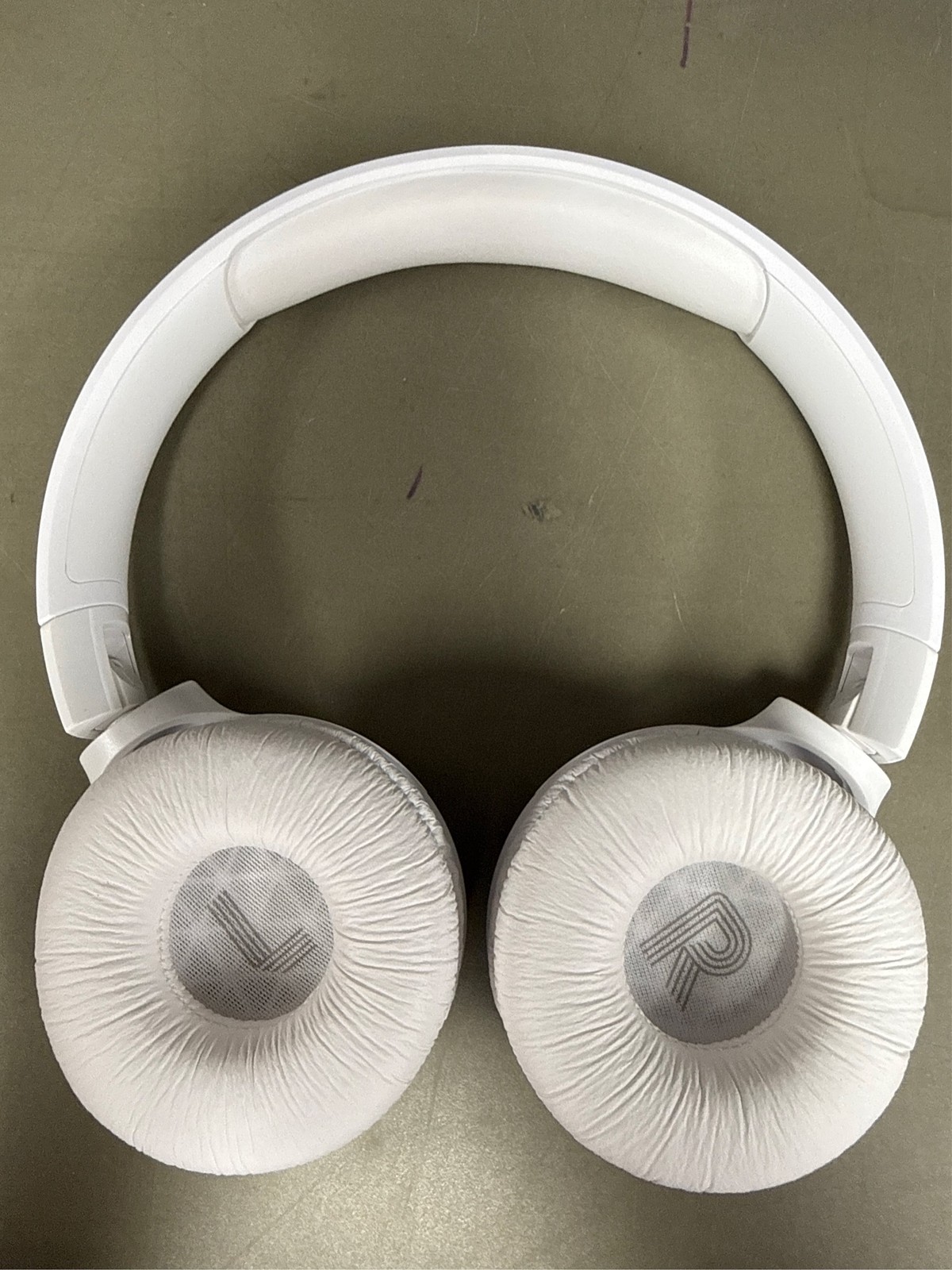 White JBL Tune 520BT Bluetooth Wireless On-Ear Headphones 2