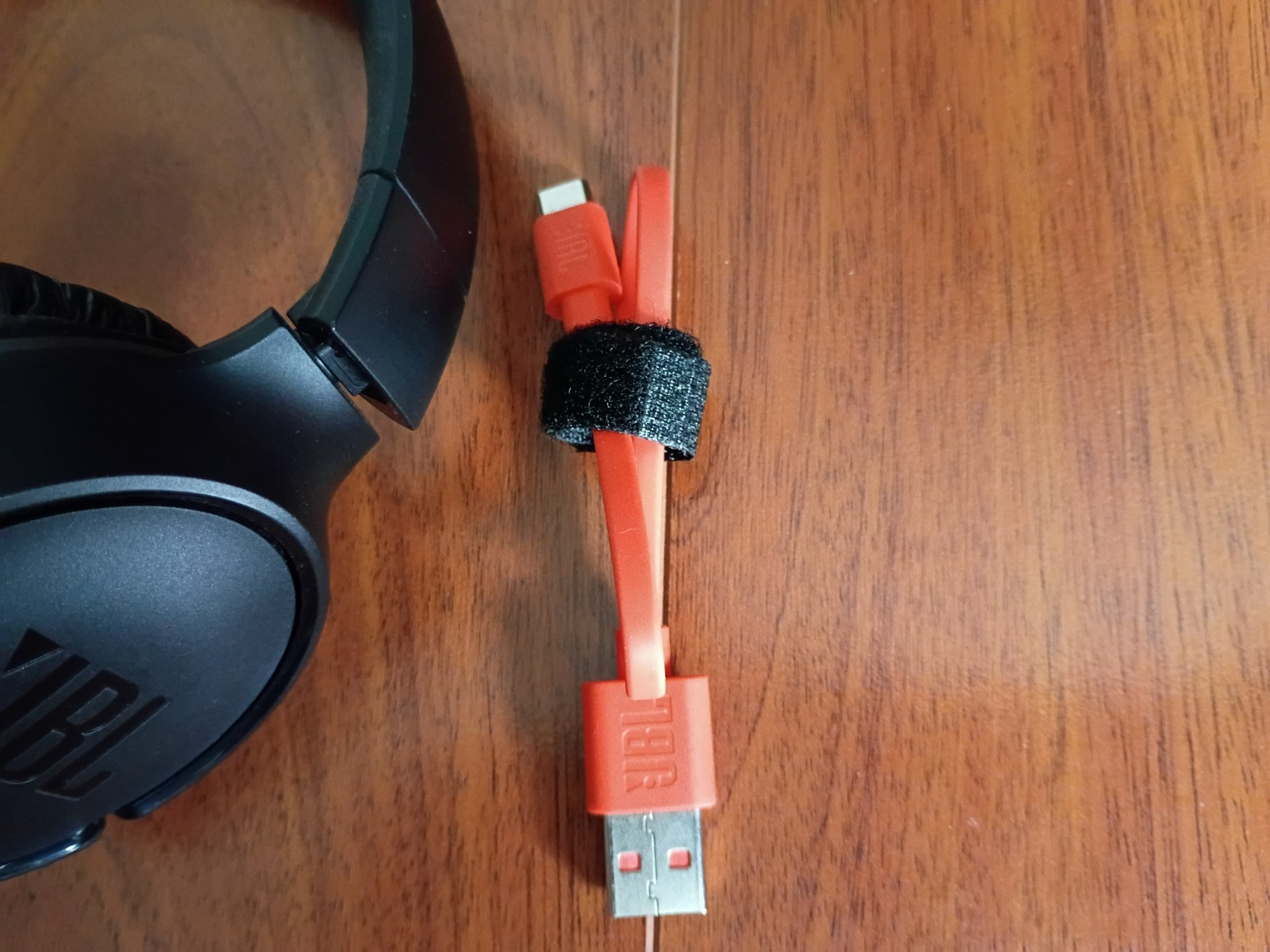 JBL Tune 510BT, Wireless on-ear headphones