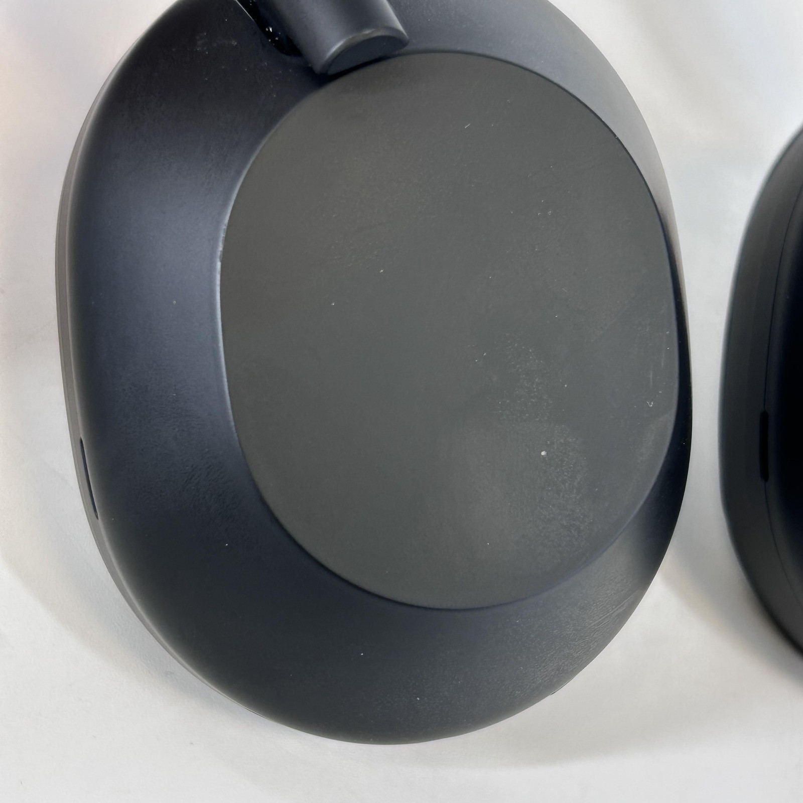 Sony WH-1000XM5 Headphones Black w/ Case/Charger – Excellent Condition