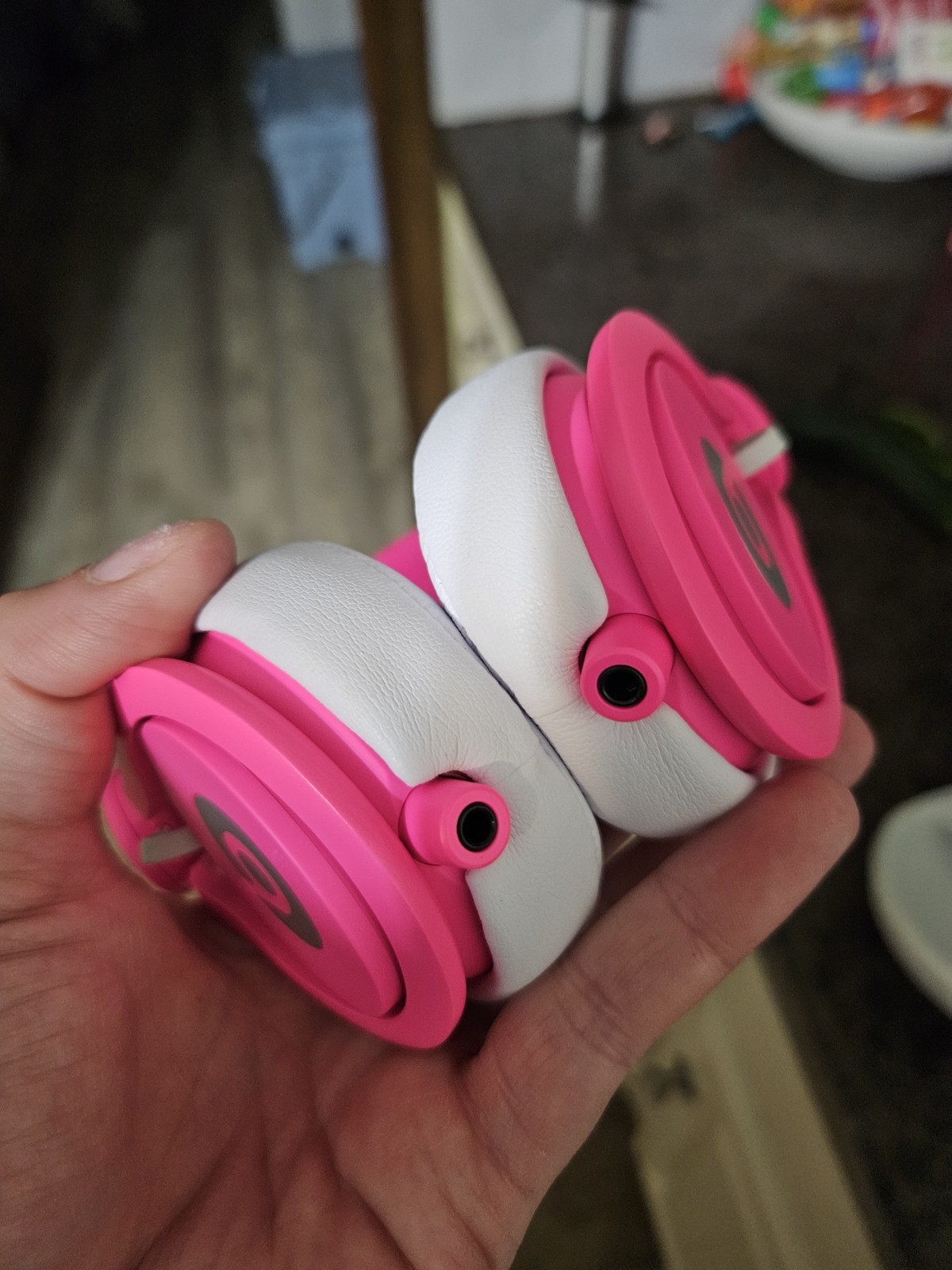 Beats by Dr. Dre MIXR Over the Head DJ Headphones – Pink no cord