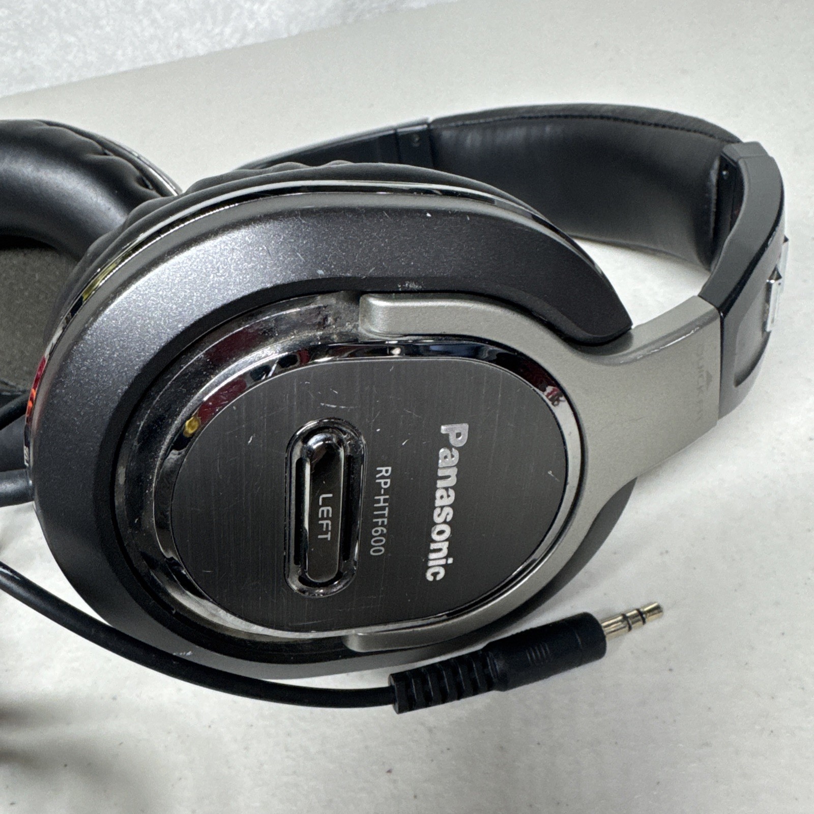 Panasonic Over Ear Studio Monitor Headphones RP-HTF600 TESTED-Clean U20