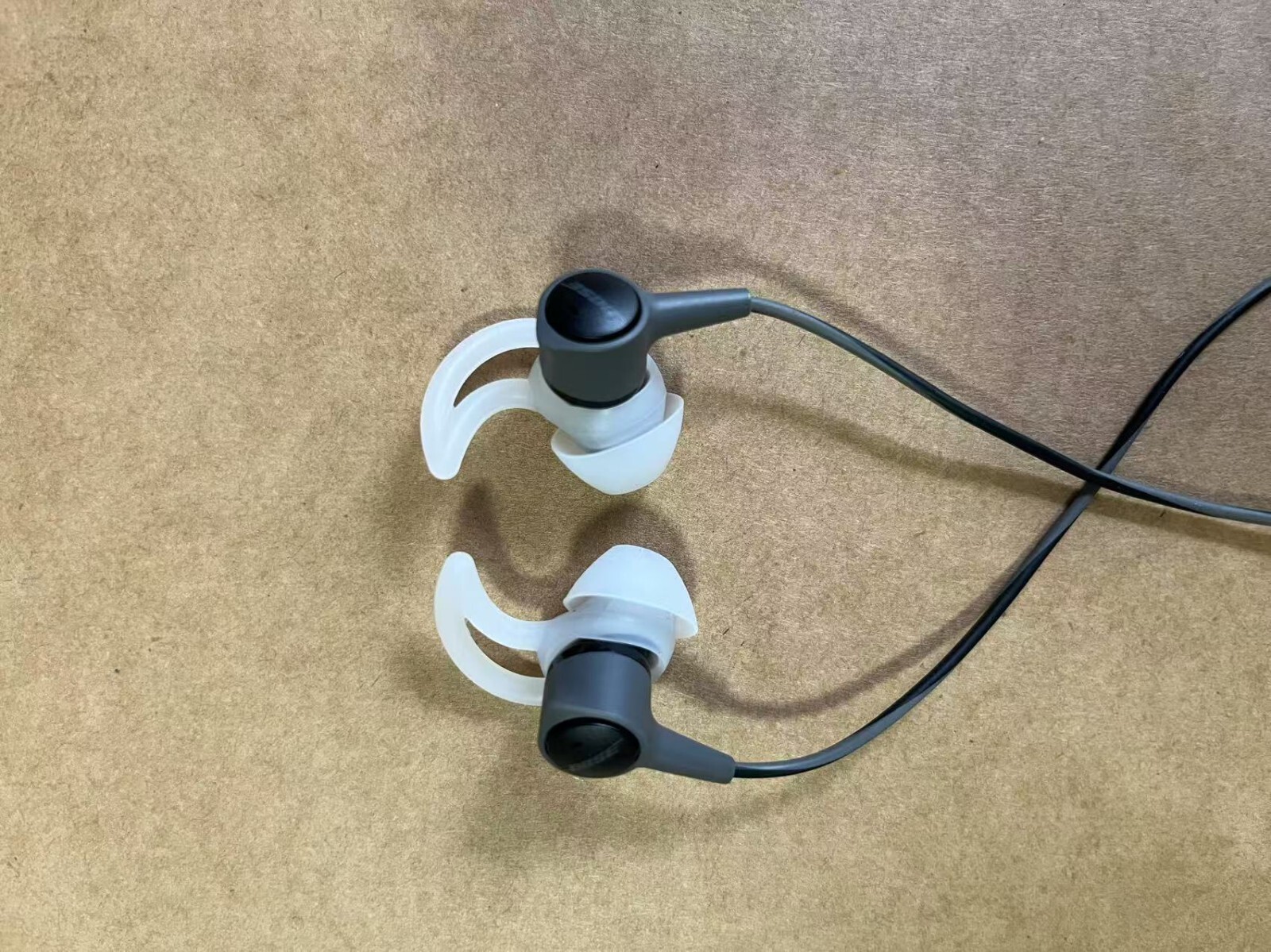 Bose SoundTrue Ultra in-ear Headphones Headsets for Apple ios – Charcoal Black