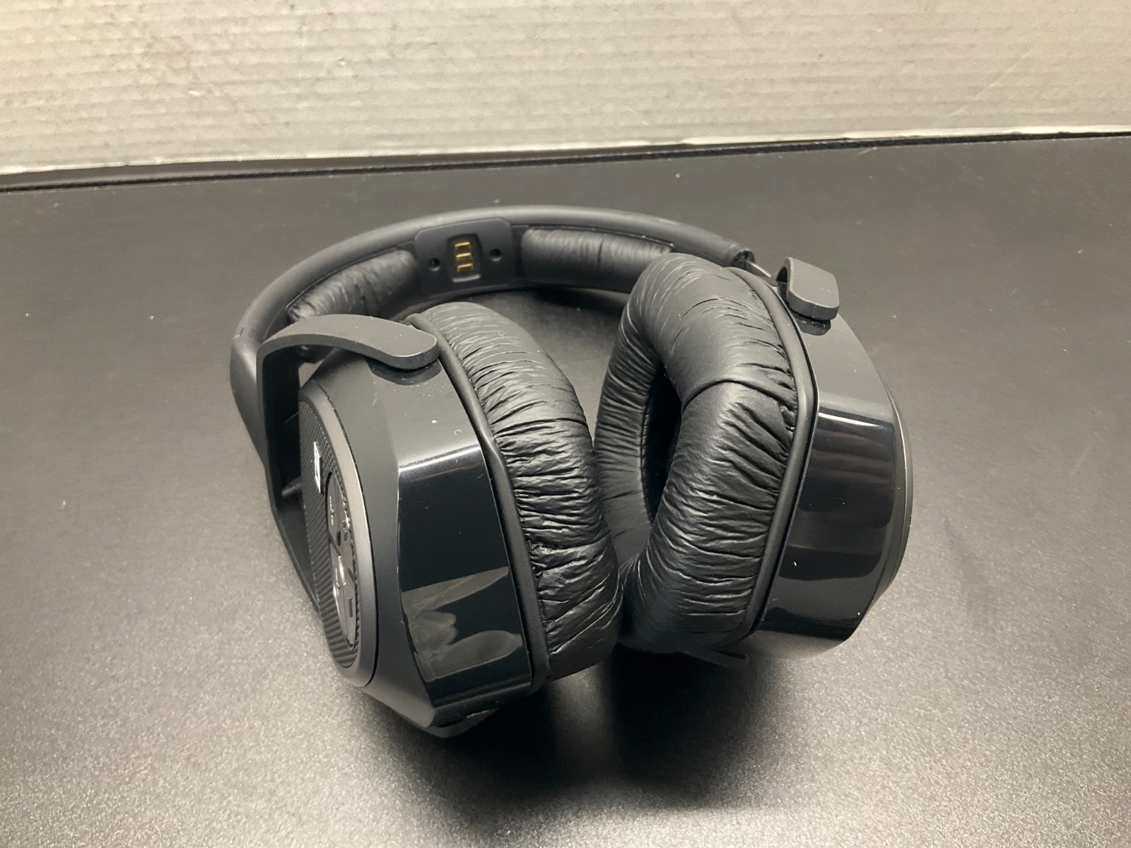 Sennheiser RS 175 HDR TR Wireless Over the Ear Headphones