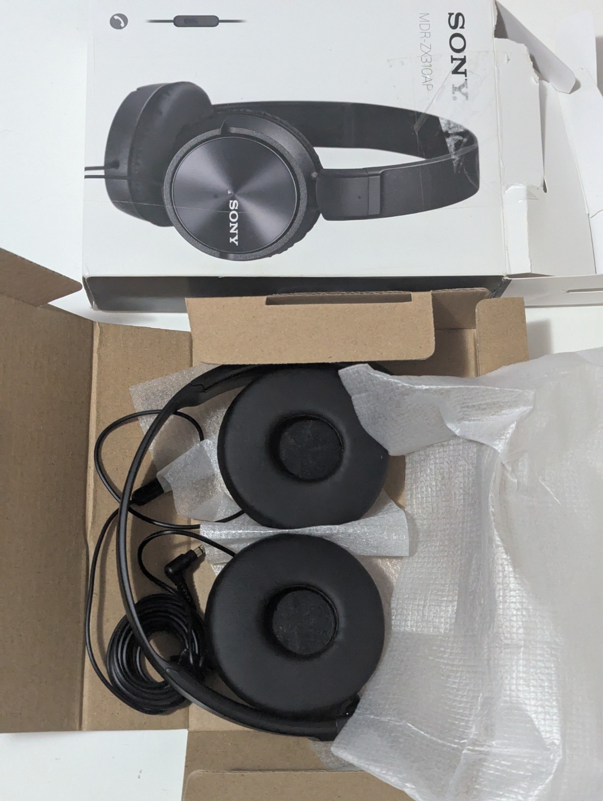Sony Stereo On-Ear Headphone MDR-ZX310AP White ZX Series- New-Black