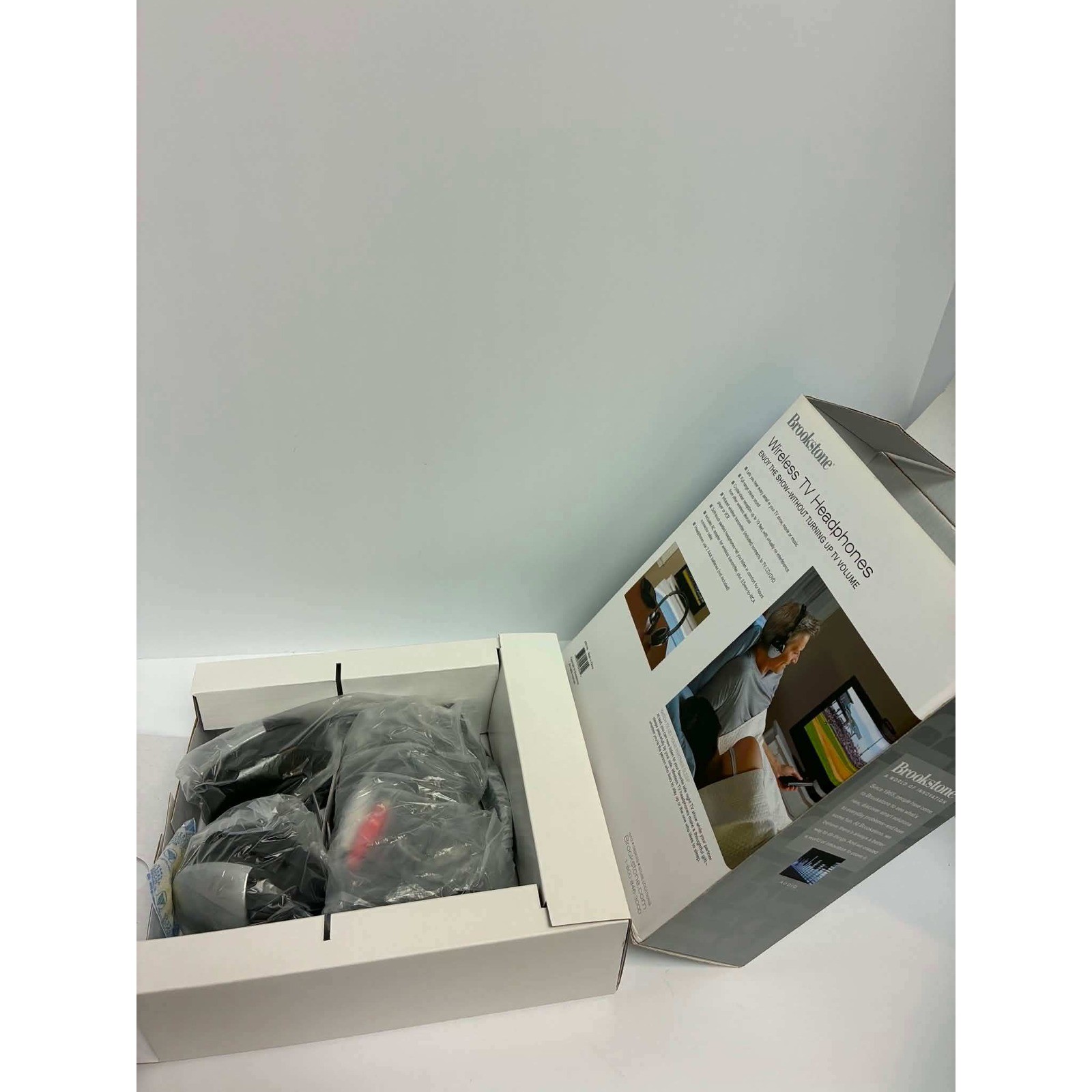 Brookstone Wireless TV Headphones Infrared Stereo System Black Silver 609188