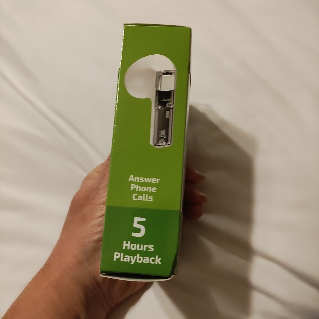 Gadget Gear Ear Pods new In Box Works With Any Wireless Device
