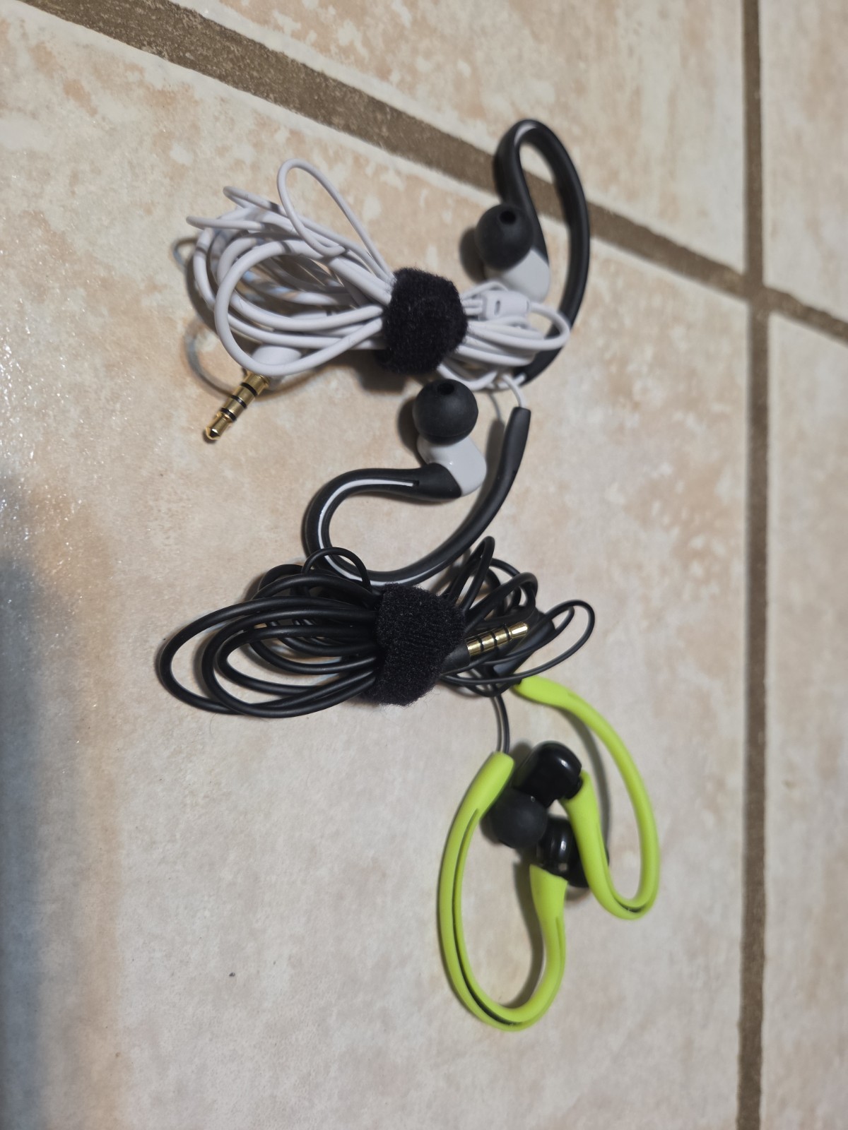 Onn 3mm Jack Headphones Set Of 2