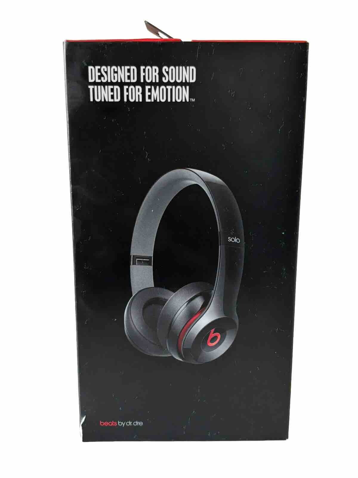 BEATS SOLO2 EARPHONES BLACK AND RED- Excellent Condition slightly Used
