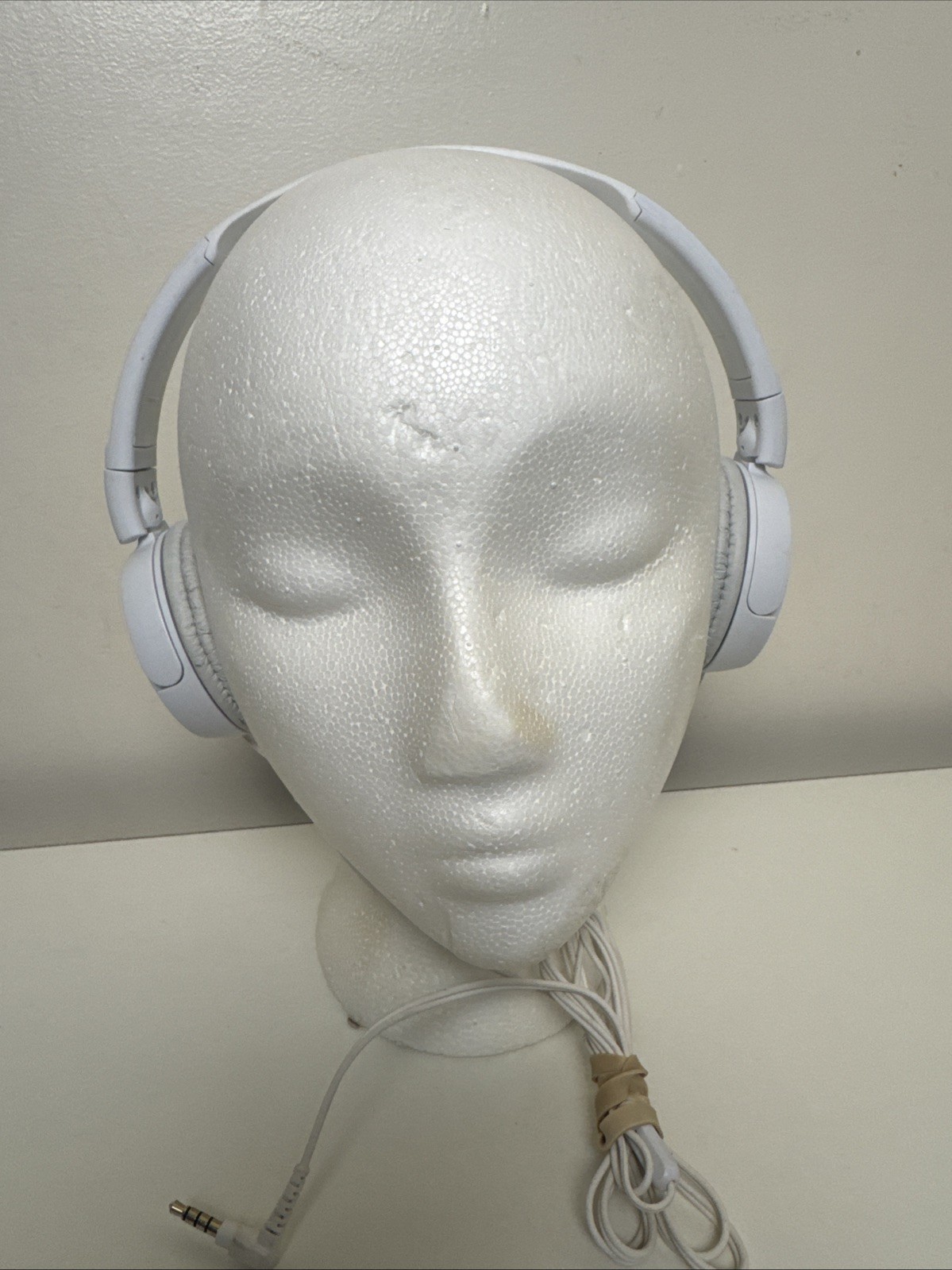 Sony MDR-ZX110 Ear-Pad (On the Ear) Headband Headphones – White – D