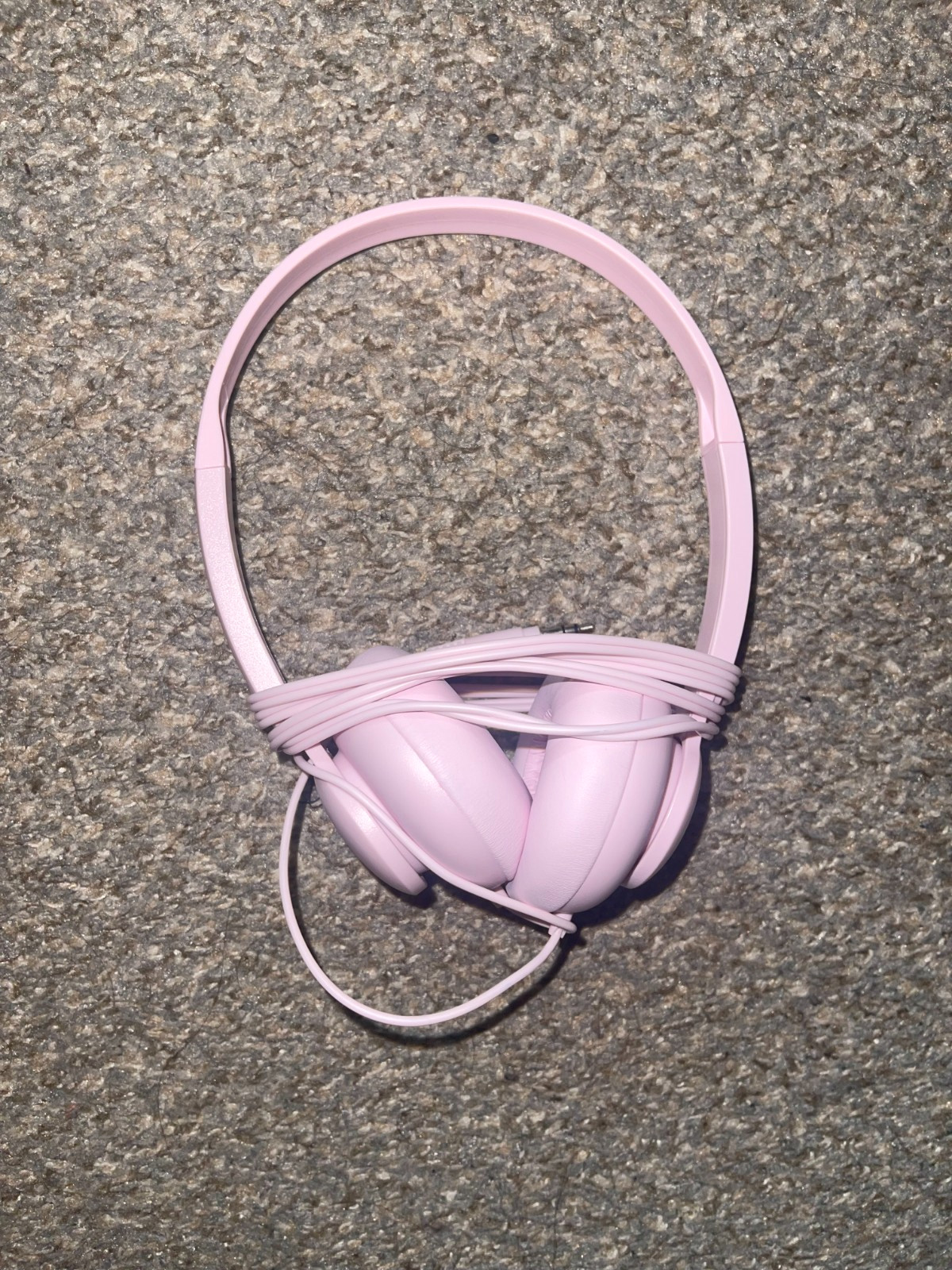 onn. Groove On-Ear Headphones, Adjustable Headband, 3.5mm Wired, Pink 3.94ft