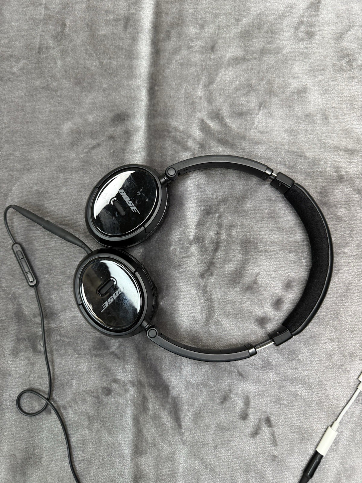 Bose Black On-Ear Wired Foldable Headphones In Black Wire Included