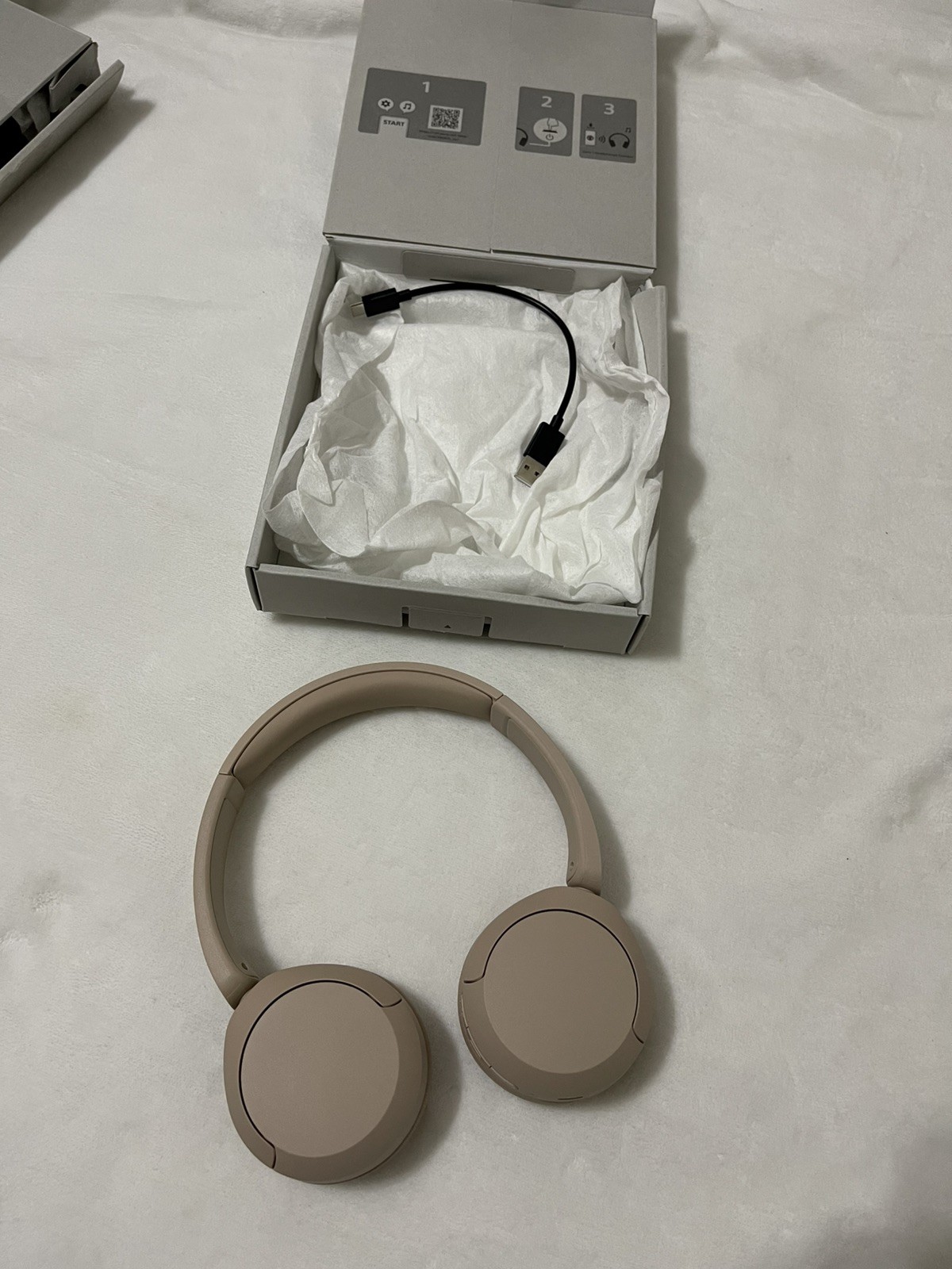 Sony WH-CH520 Over Ear Wireless Bluetooth Headphones WHCH520 – BEIGE