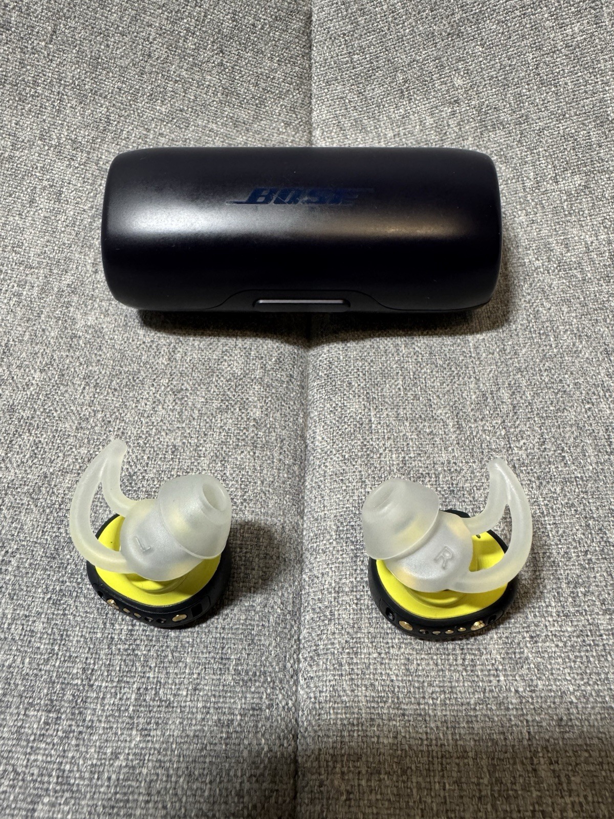Bose SoundSport Free Wireless Earbuds Headphones Right-Work/Left-Not Working