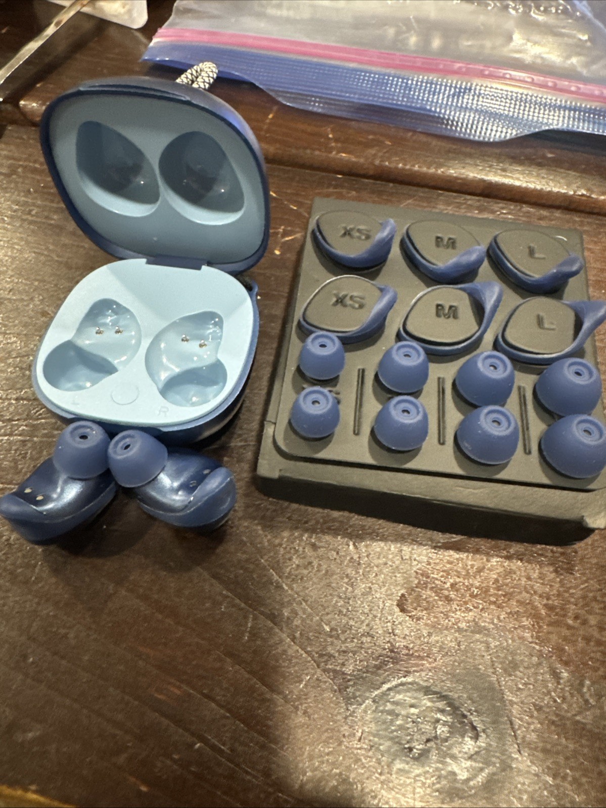Raycon RBE745 Everyday In-Ear Wireless Bluetooth Earbuds w/Charge Case Blue NEW