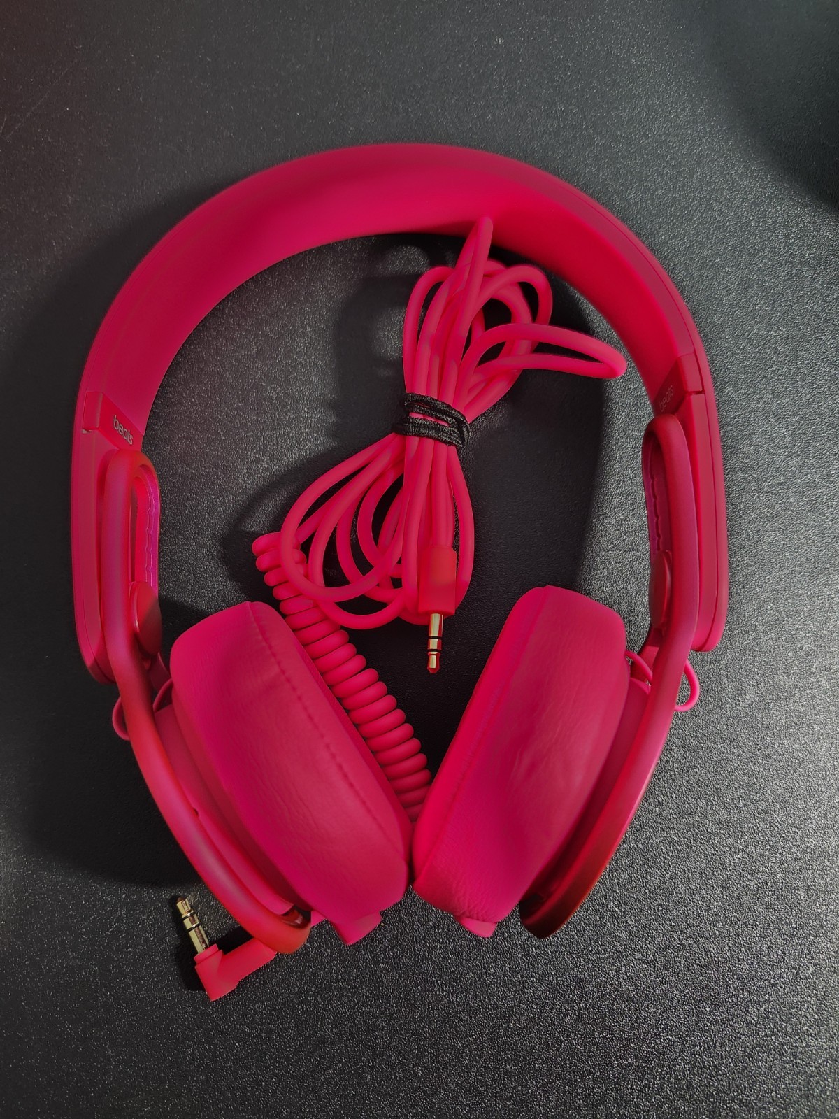 Beats by Dr Dre Mixr On-Ear DJ Headphones Magenta Pink Wired with Case & Aux Cab