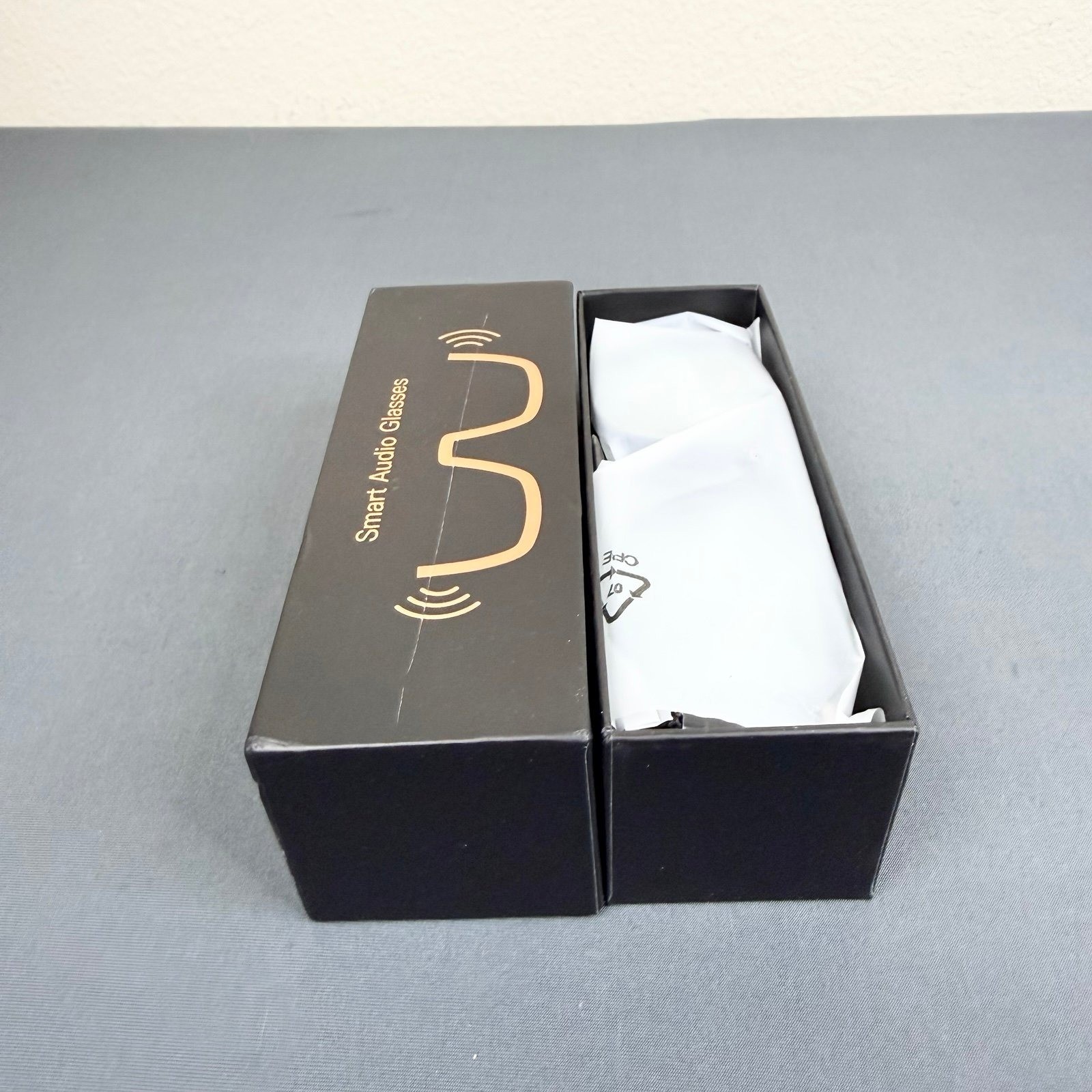 Smart Audio Glasses – Music, Calls & Voice Assistant (New in Box)