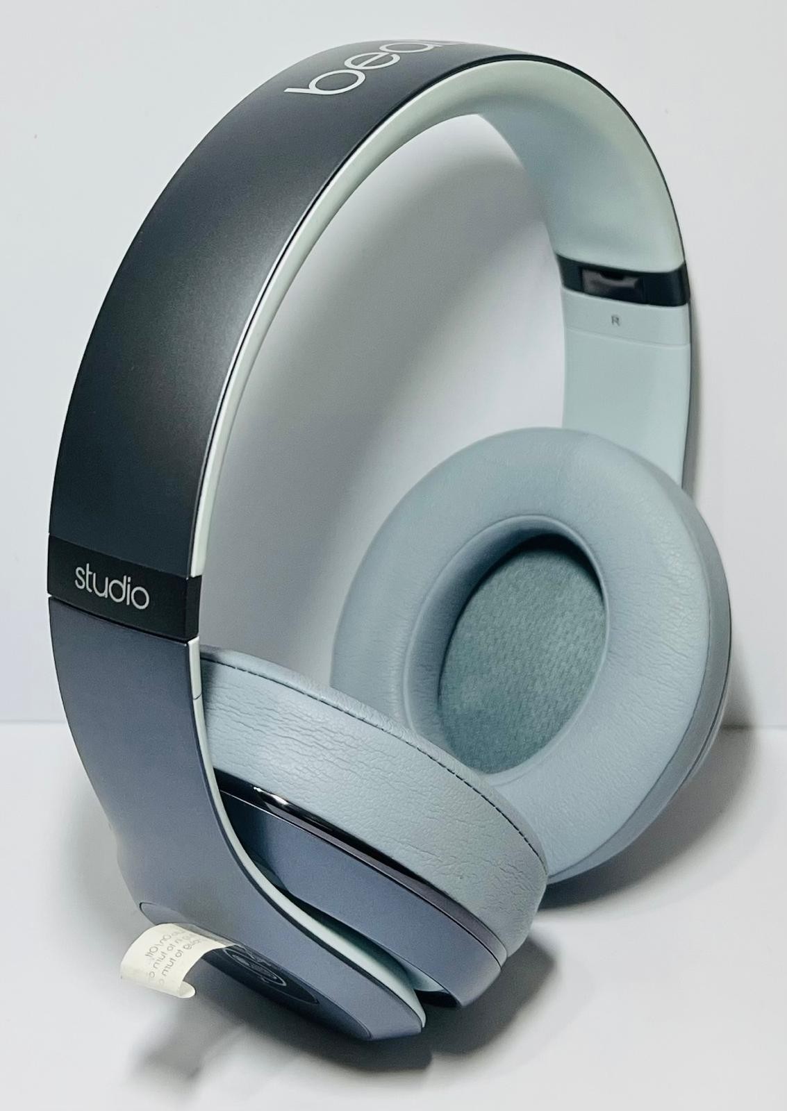 Beats Studio 2.0 Over the Ear Wired Headphones – Noise Cancelling -Sky Blue