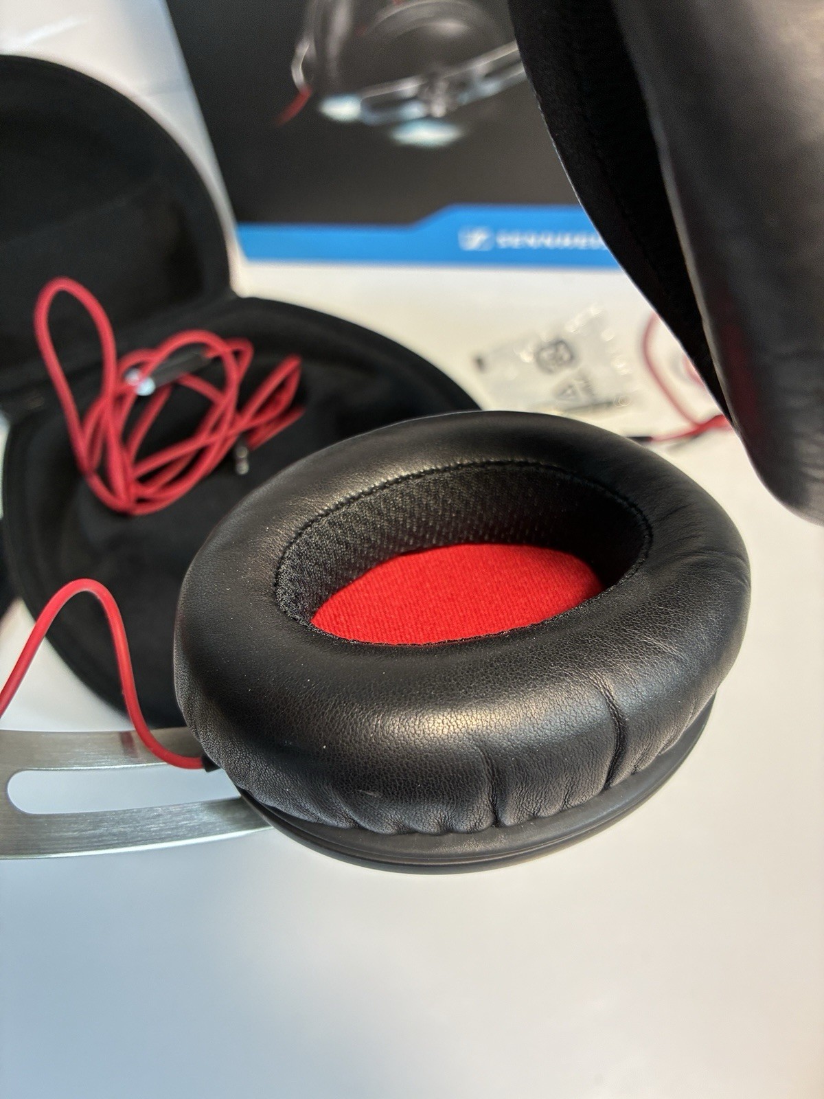 Sennheiser MOMENTUM Wired Over Ear Headphones – Black – iPhone