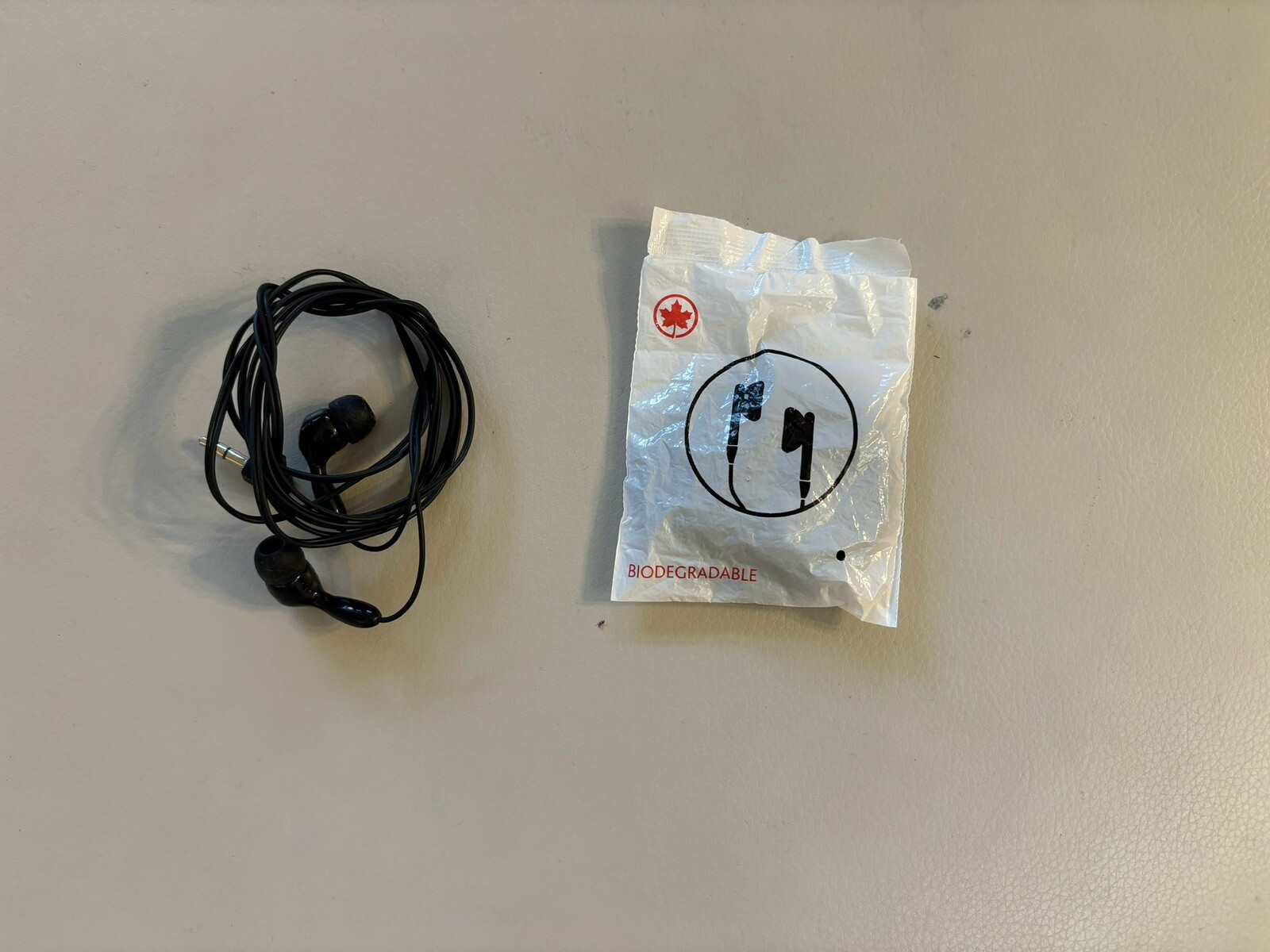Air Canada Earphones Headphones Travel Listening Music Used