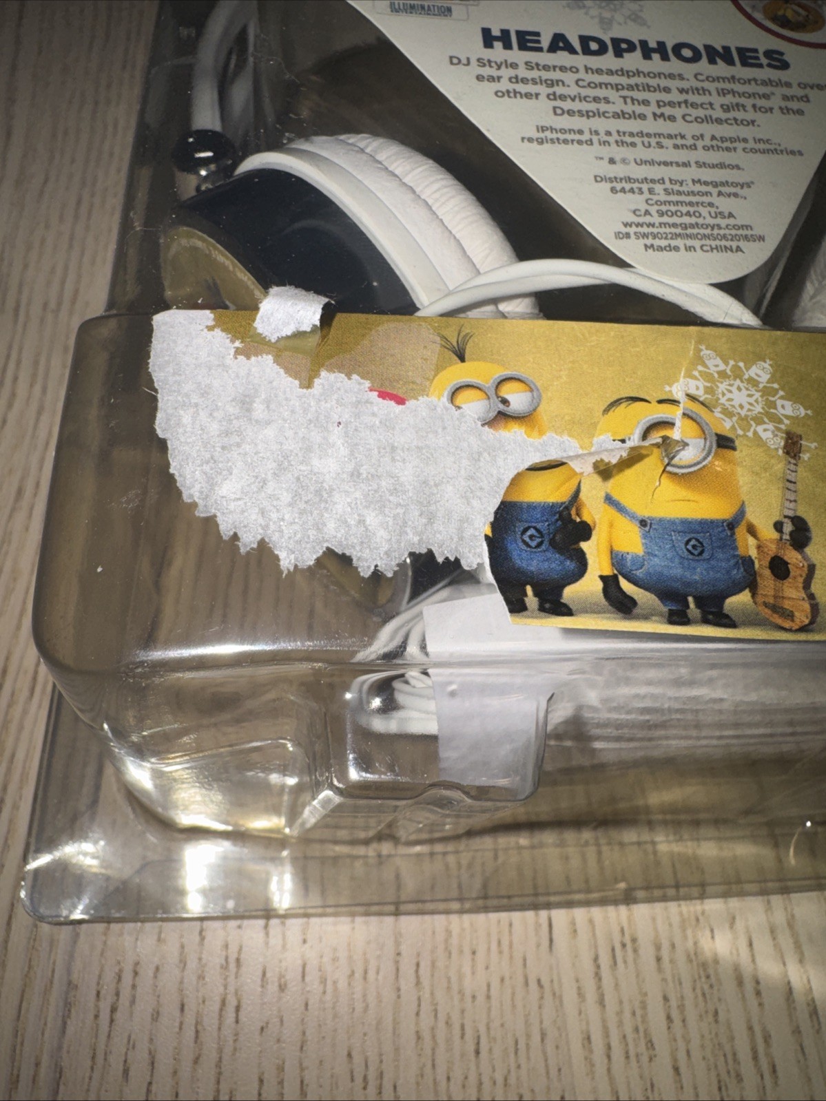 Despicable Me Minions Holiday Santa Headphones DJ Over Ear Stereo White Silver