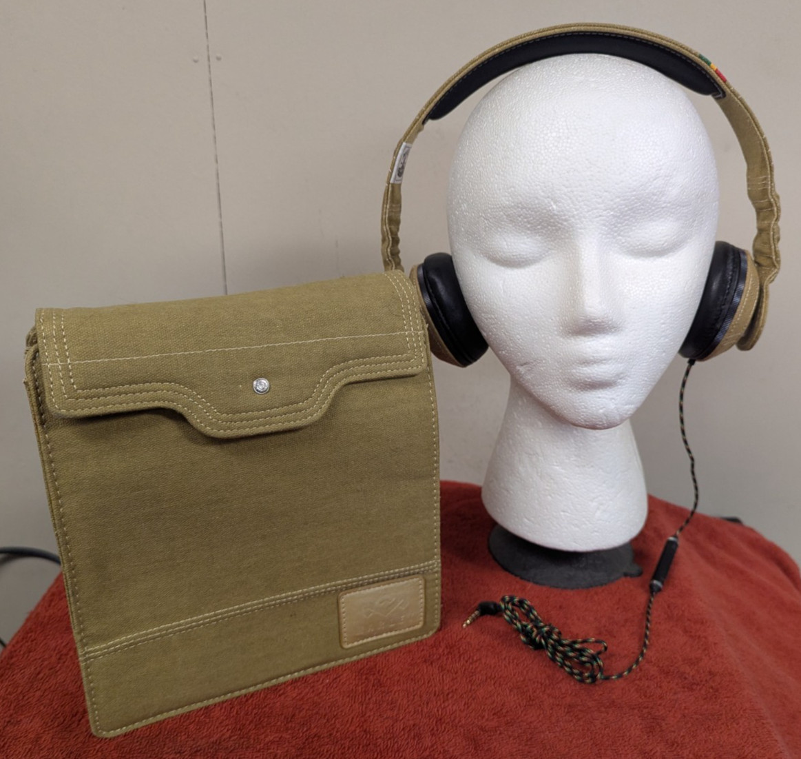 HOUSE OF MARLEY RIDDIM JAMMIN’ COLLECTION WIRED HEADPHONES W/CASE EM-JH053-DT