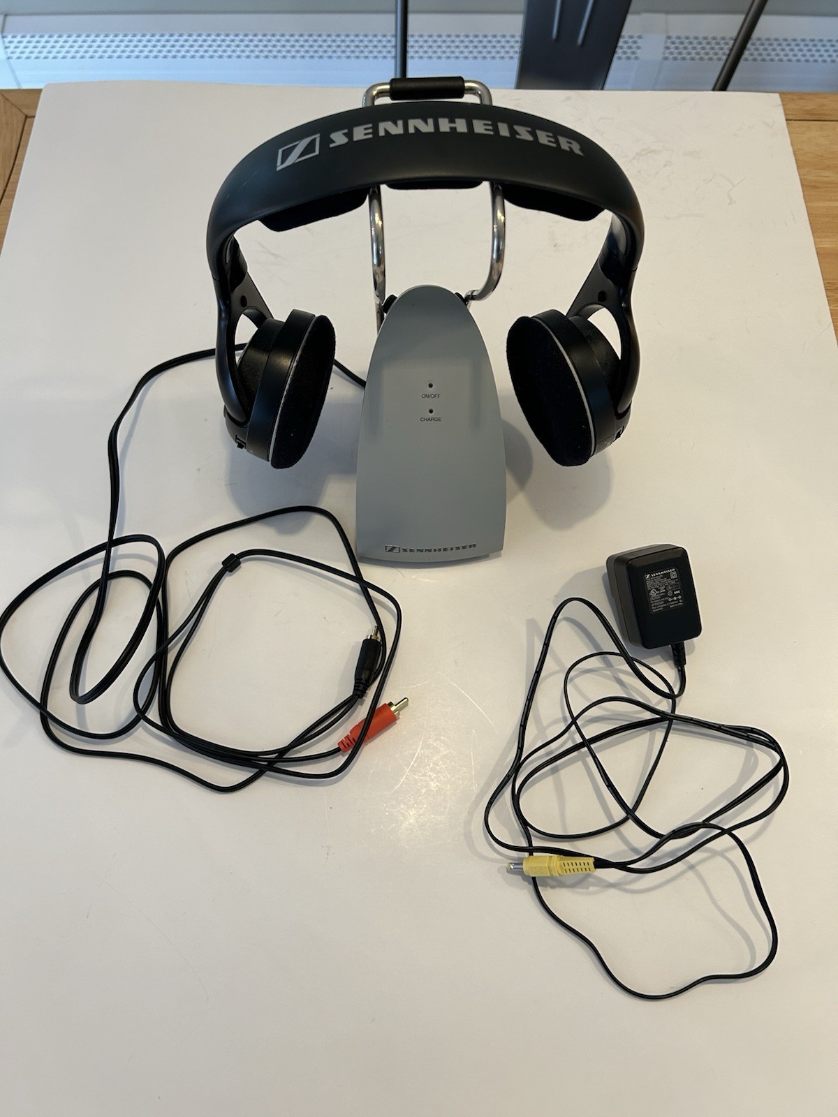 Sennheiser HDR 120 RF UHF Wireless TV Headphones TR120 Base Adapter Rechargeable