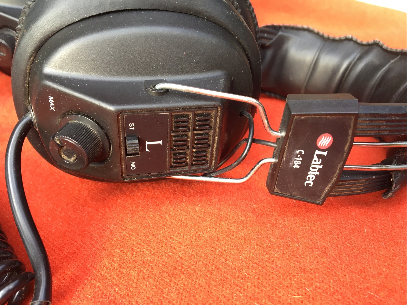 Labtec C-184 Stereo Headphones over the ear pair