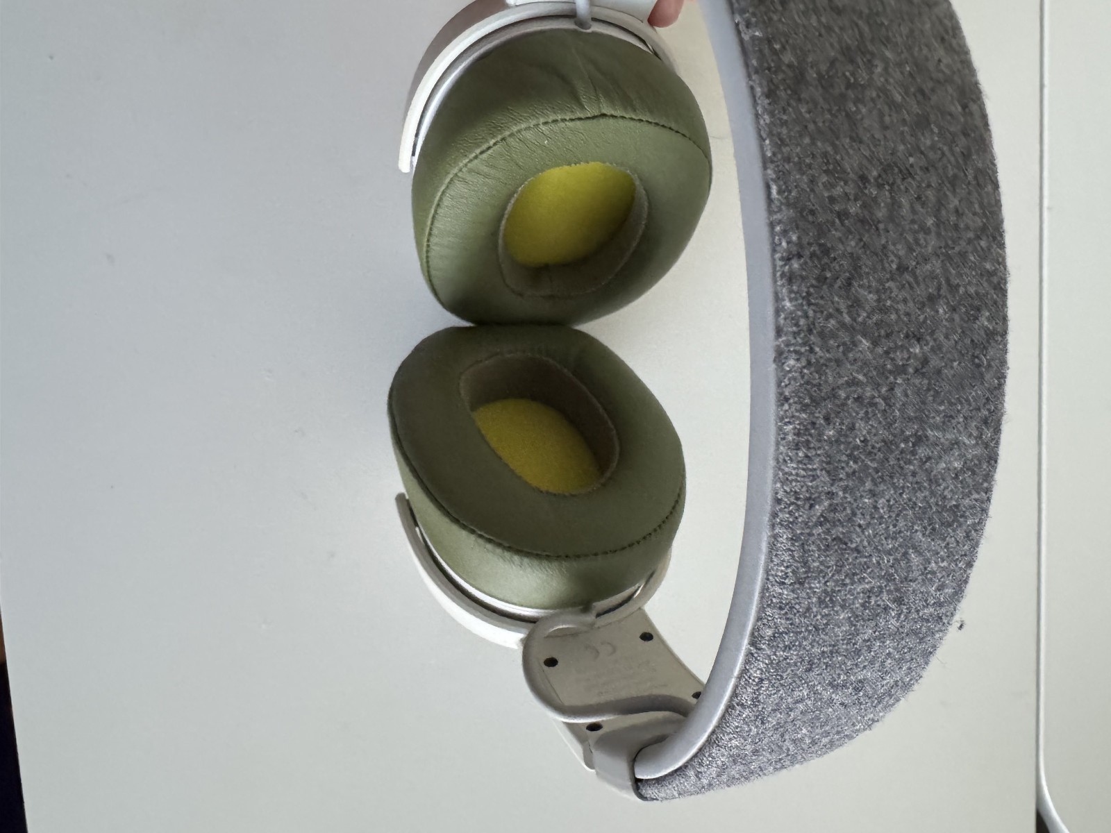 Skullcandy Crusher Wireless Bluetooth Over-Ear Headphones White/Green S6CRW Fold