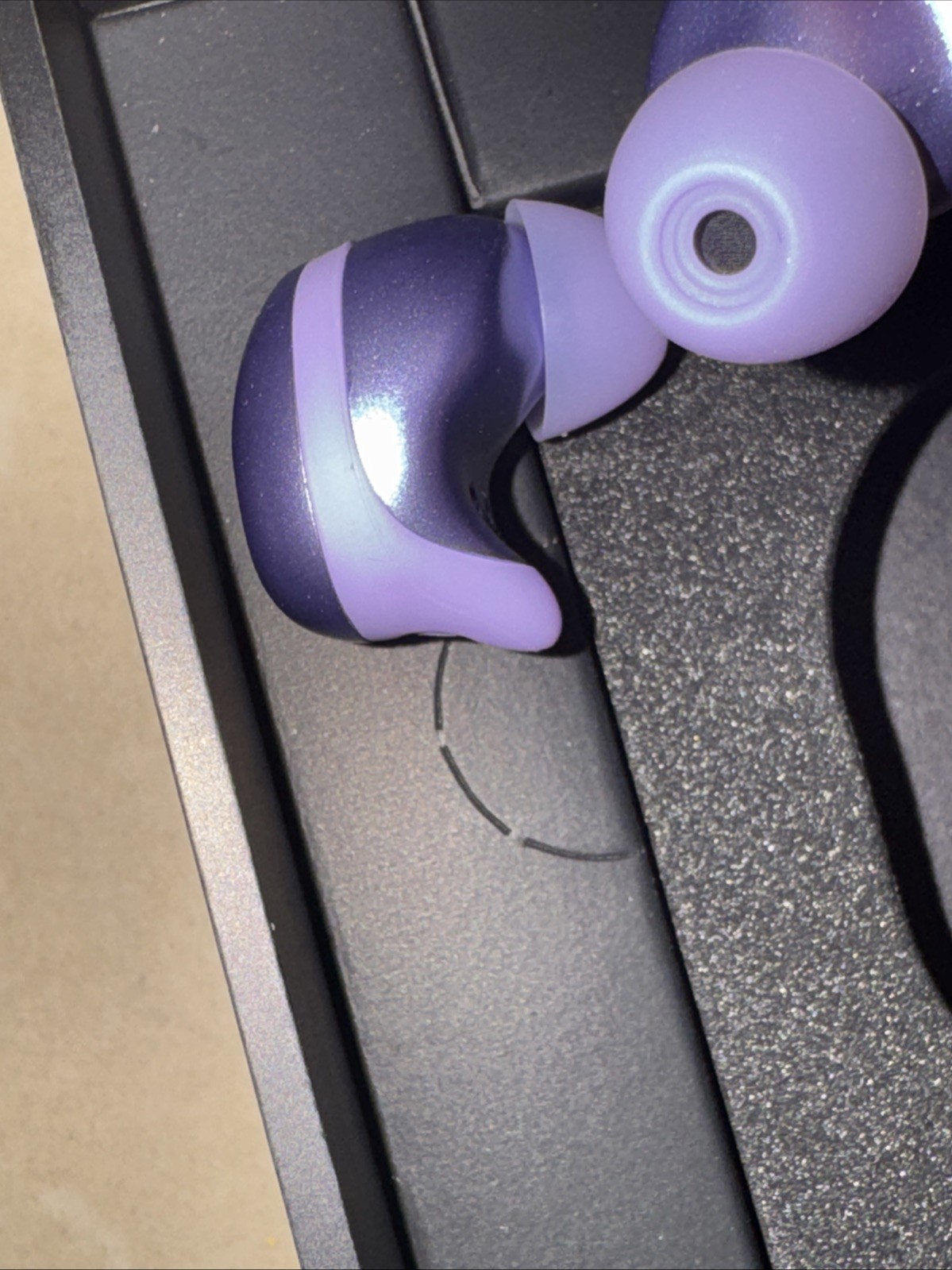 Raycon RBE745-23E-PUR The Fitness Earbuds Active Noise Cancellation “ Purple “