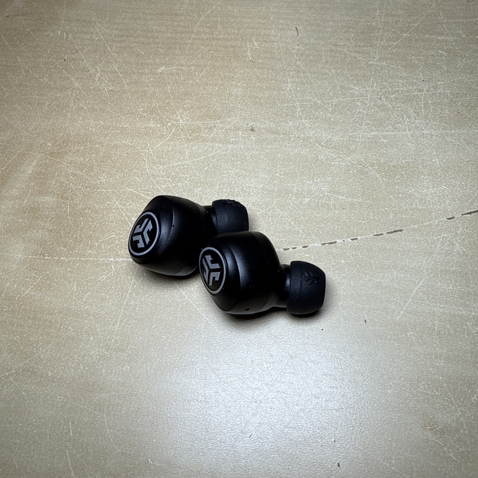 JLab Go Air True Wireless Bluetooth Earbuds + Charging Case – Good Condition